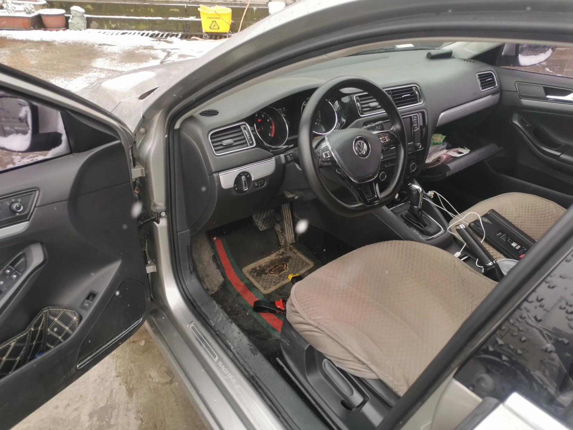 Volkswagen Sagitar 2018 1.6L Automatic Comfort Model — миниатюра 23