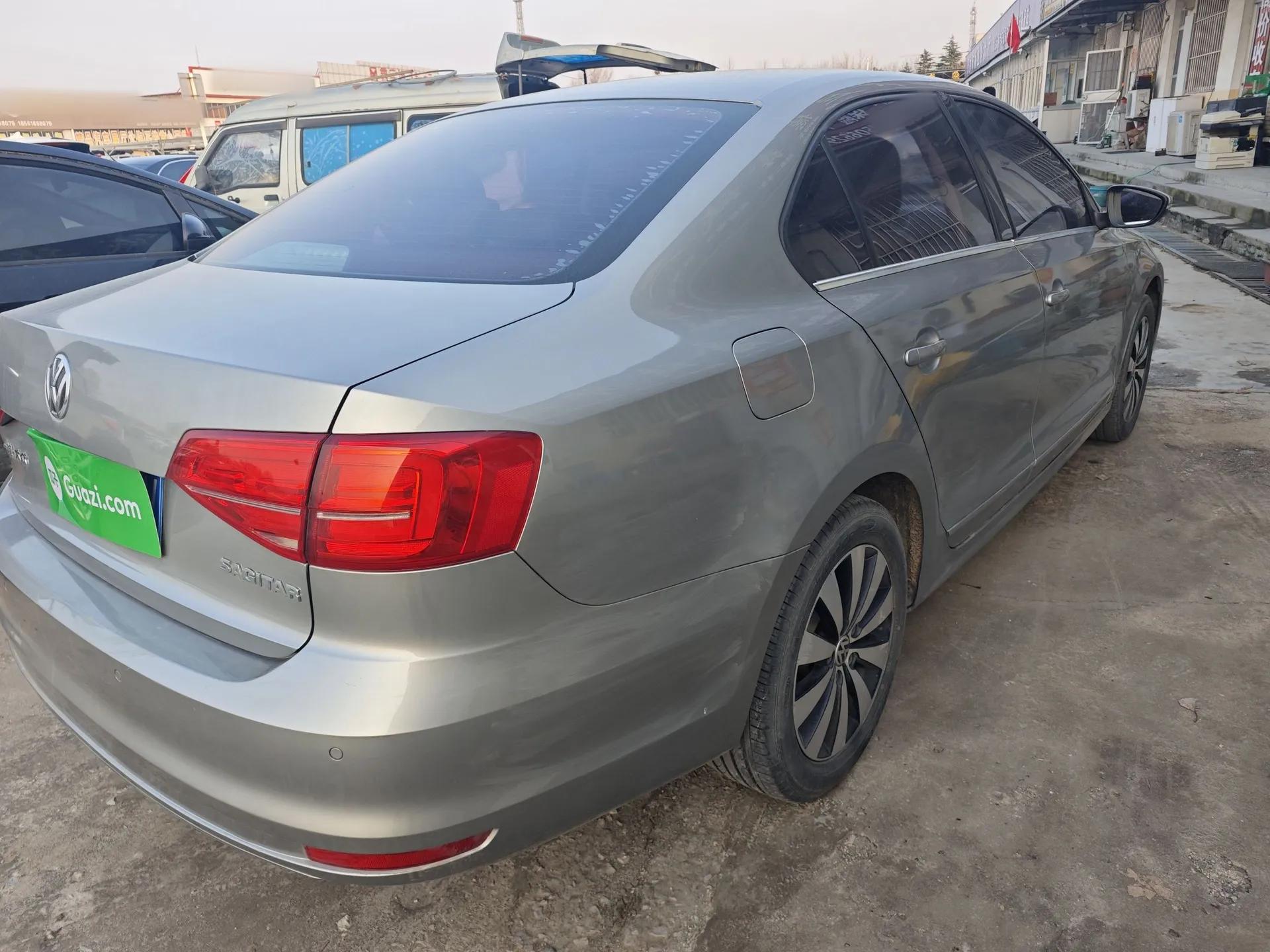 Volkswagen Sagitar 2018 1.6L Automatic Comfort Model — миниатюра 8