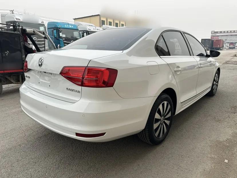 Volkswagen Sagitar 2018 1.6L Automatic Comfort Model — миниатюра 3
