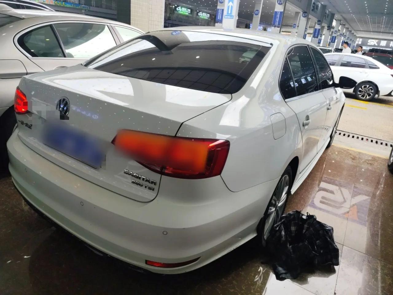 Volkswagen Sagitar 2018 280TSI DSG Ignite Edition — миниатюра 4