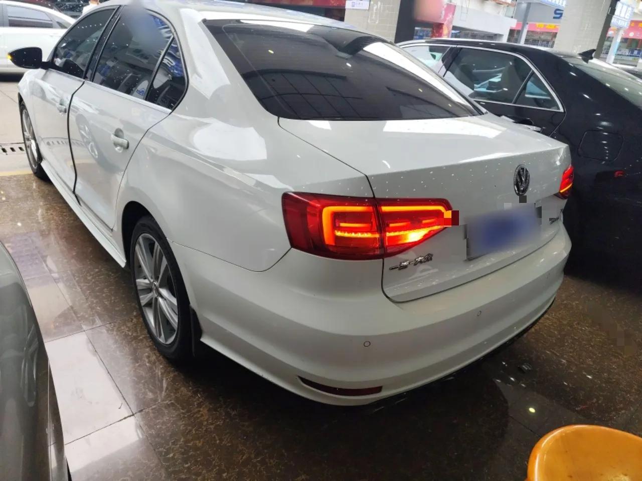 Volkswagen Sagitar 2018 280TSI DSG Ignite Edition — миниатюра 7