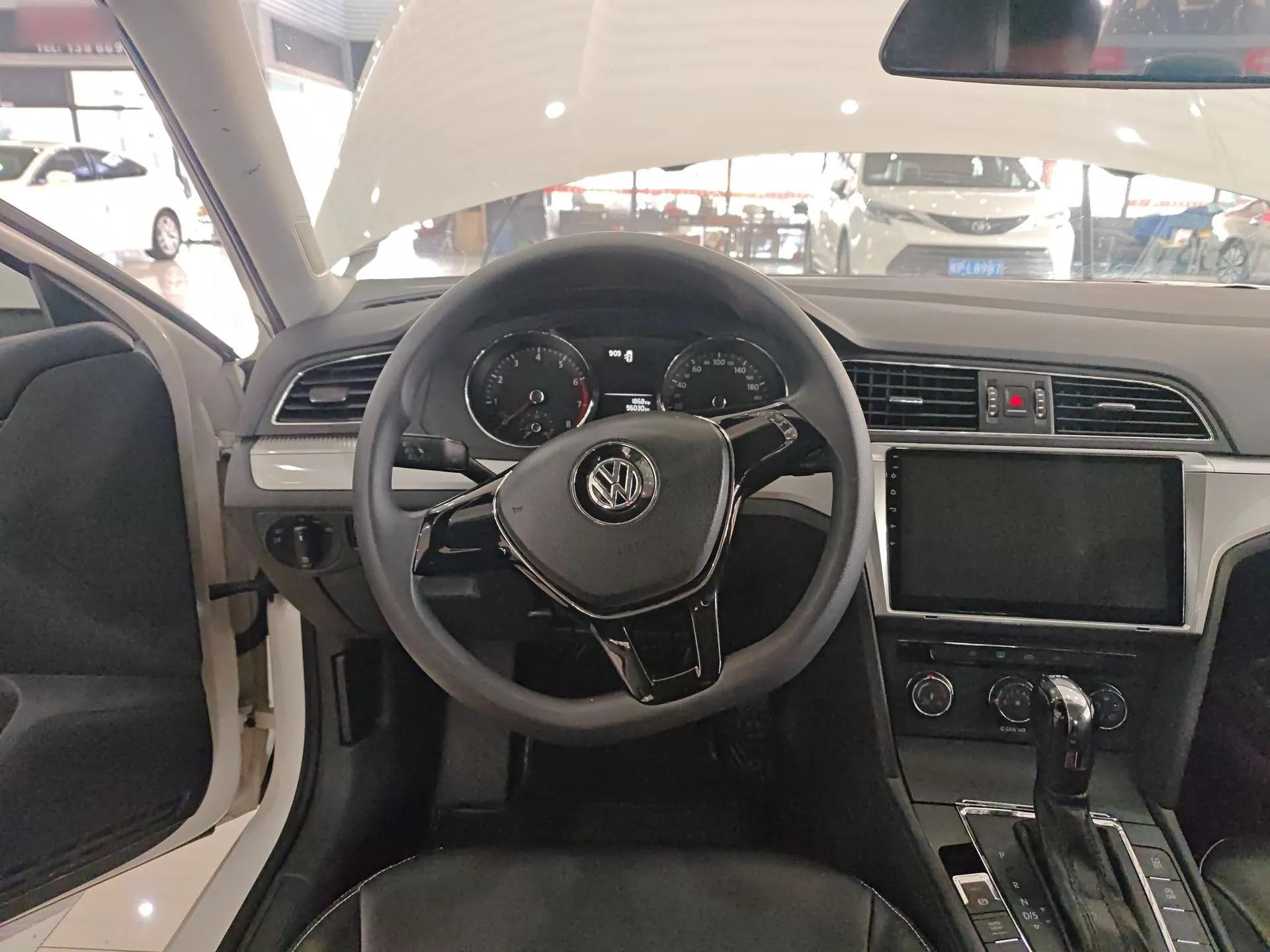 Volkswagen Lamando 2017 230TSI DSG Fashion Edition — миниатюра 14
