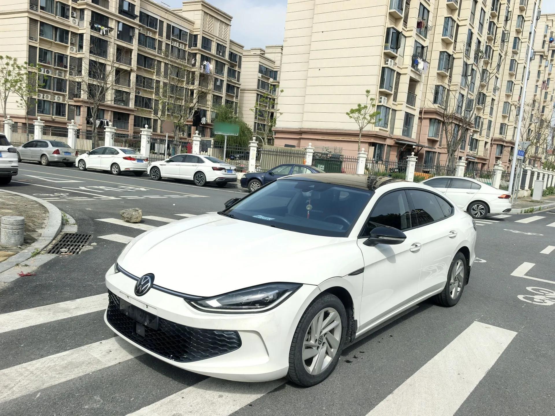 Volkswagen Lamando 2022 Lavida L 280TSI DSG Hot Edition — миниатюра 1