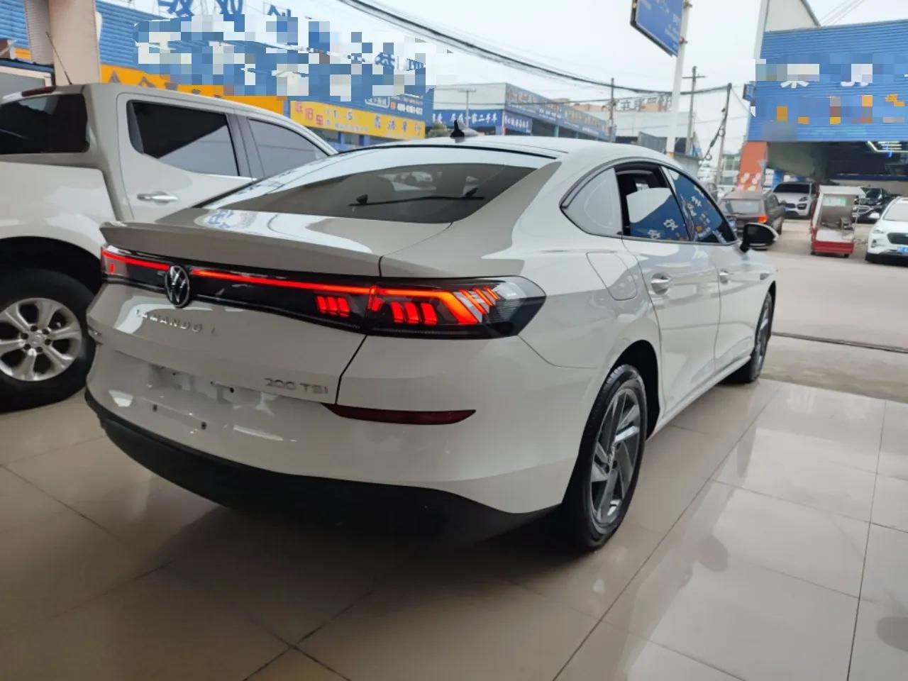 Volkswagen Lamando 2024 Lingdu L 200TSI DSG Trendy & Spicy Edition — миниатюра 4