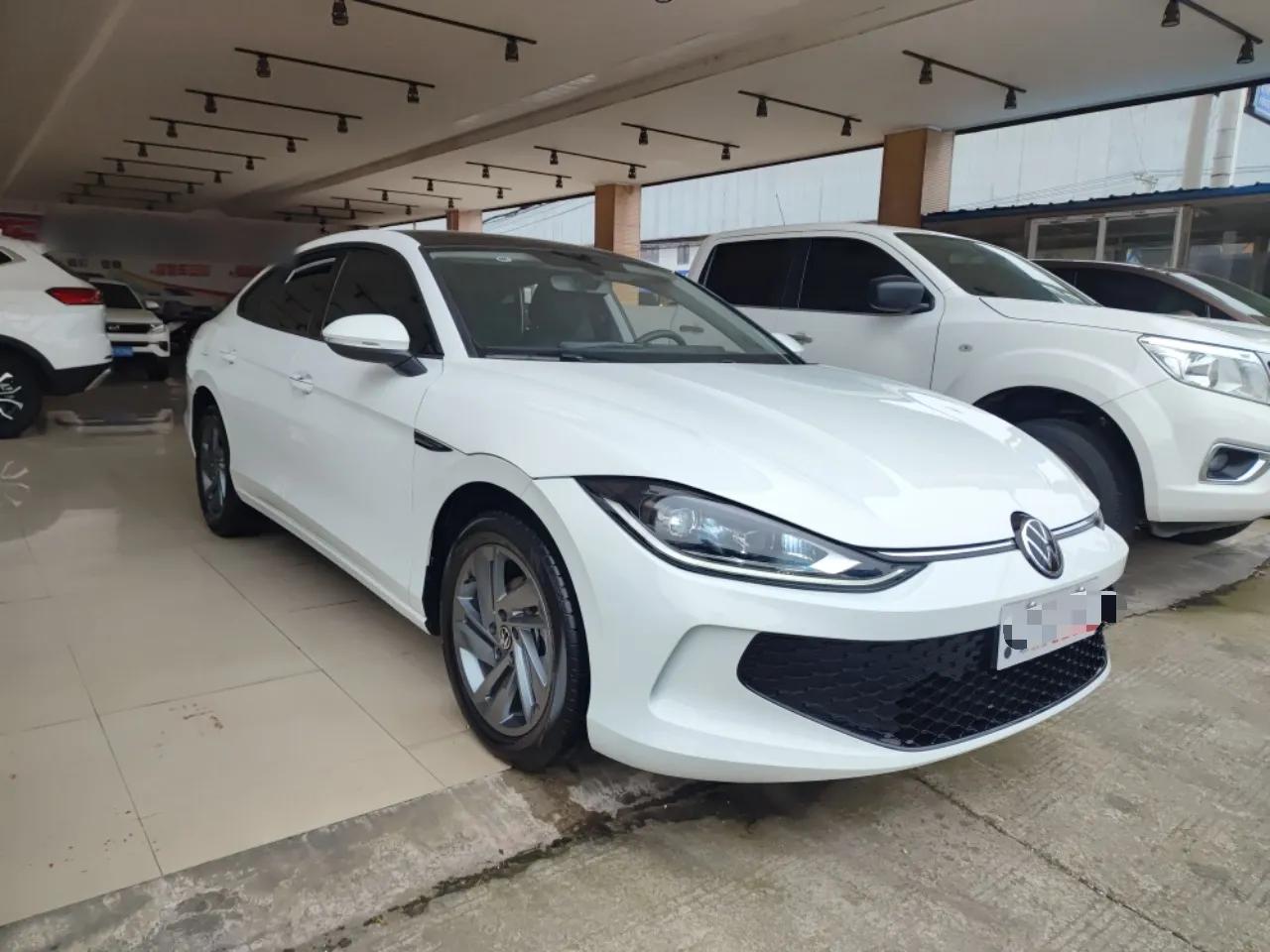 Volkswagen Lamando 2024 Lingdu L 200TSI DSG Trendy & Spicy Edition — миниатюра 6