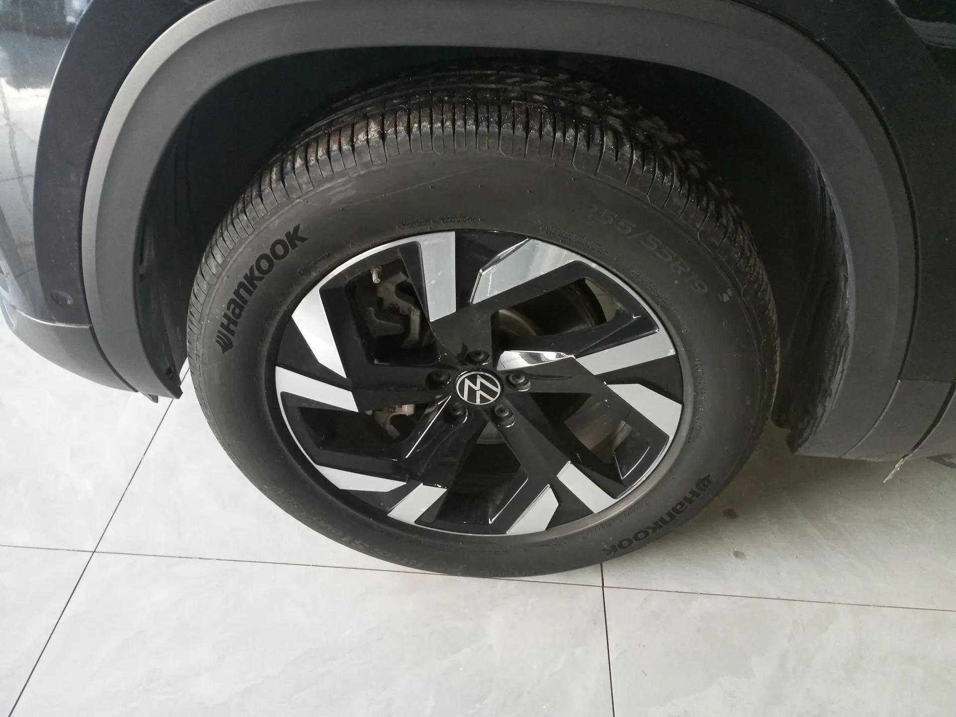 Volkswagen Teramont 2022 330TSI Two-Wheel-Drive Luxury Edition — миниатюра 9