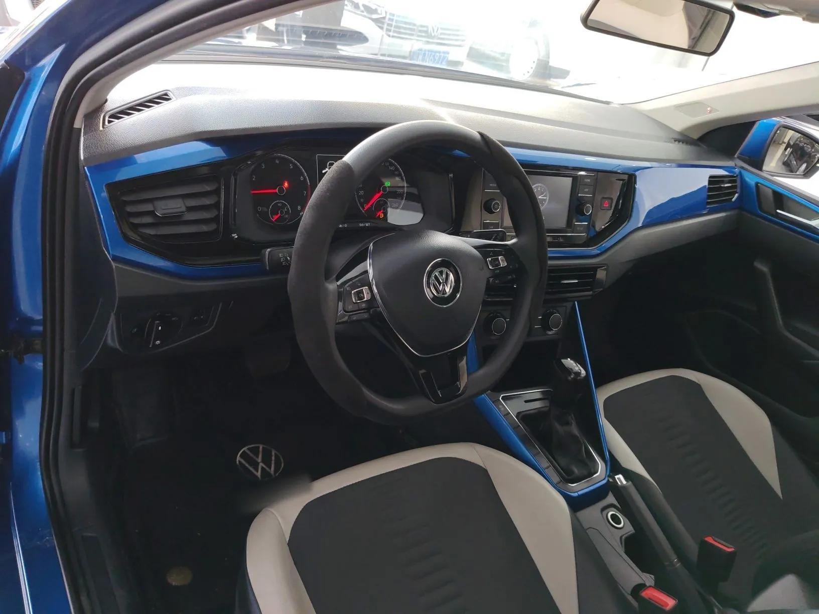Volkswagen Polo 2019 Plus 1.5L Automatic Colorful Technology Edition — миниатюра 13