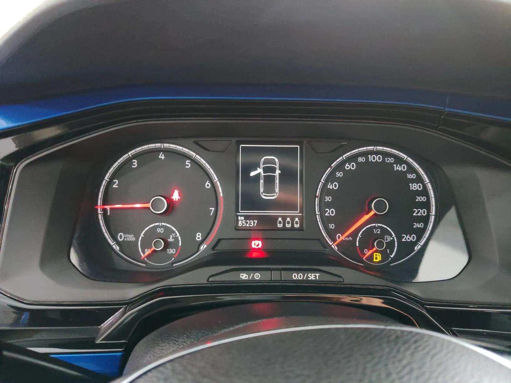 Volkswagen Polo 2019 Plus 1.5L Automatic Colorful Technology Edition — миниатюра 15