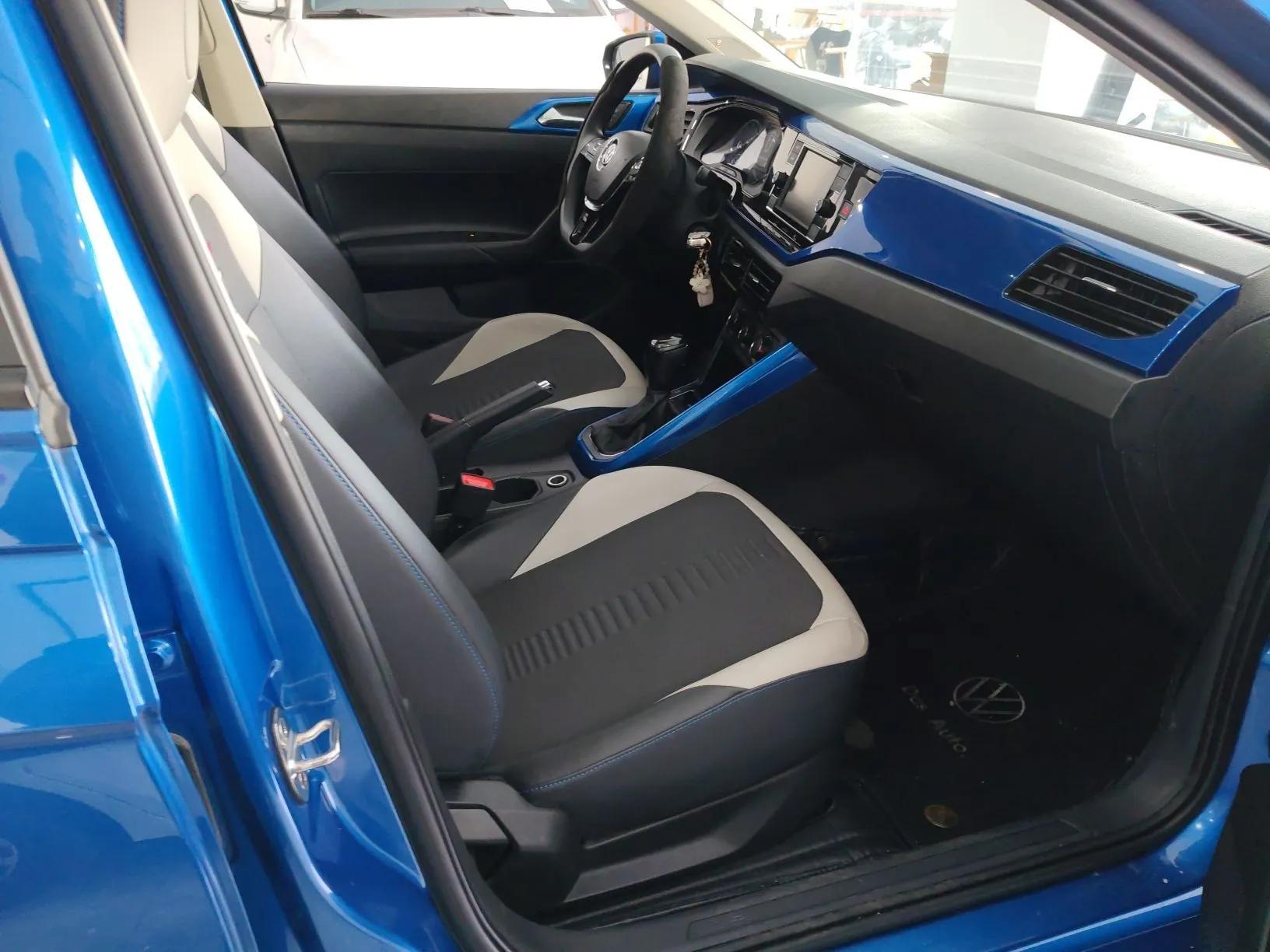 Volkswagen Polo 2019 Plus 1.5L Automatic Colorful Technology Edition — миниатюра 23