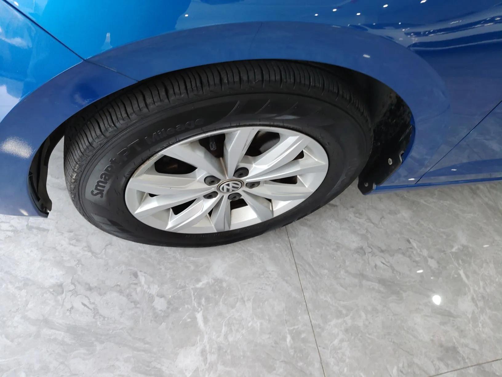 Volkswagen Polo 2019 Plus 1.5L Automatic Colorful Technology Edition — миниатюра 8