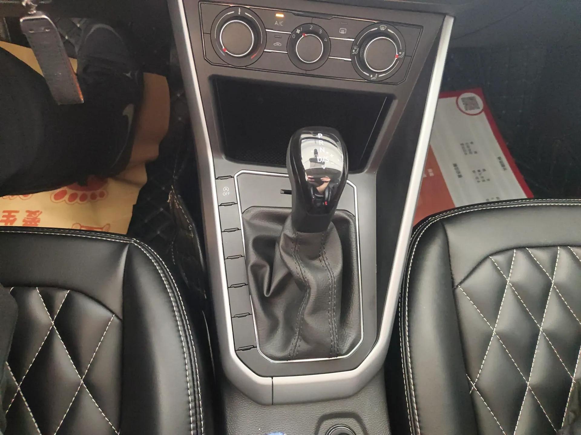 Volkswagen Polo 2023 Plus 1.5L Automatic Panoramic Enjoyment Edition — миниатюра 17