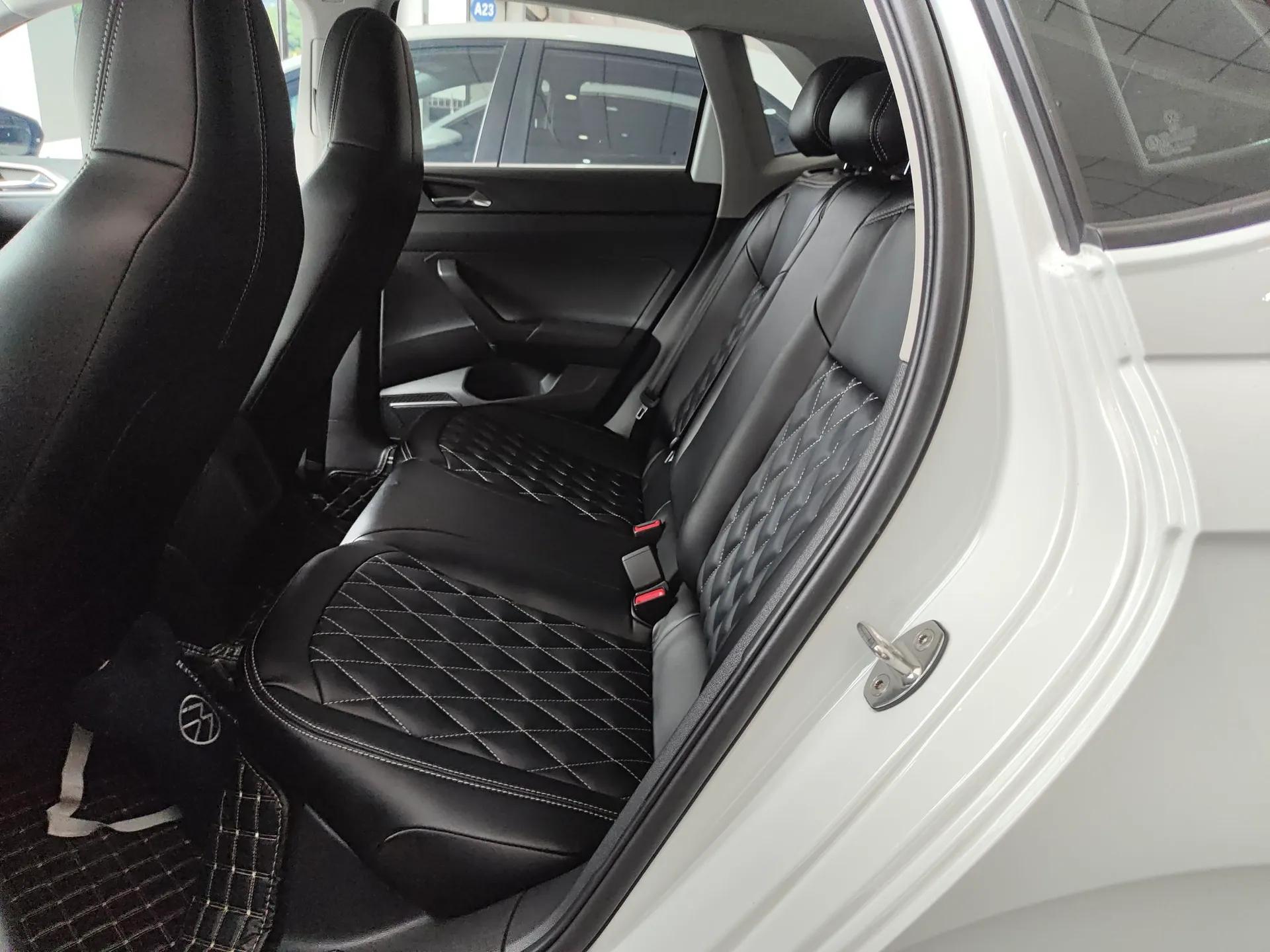 Volkswagen Polo 2023 Plus 1.5L Automatic Panoramic Enjoyment Edition — миниатюра 20