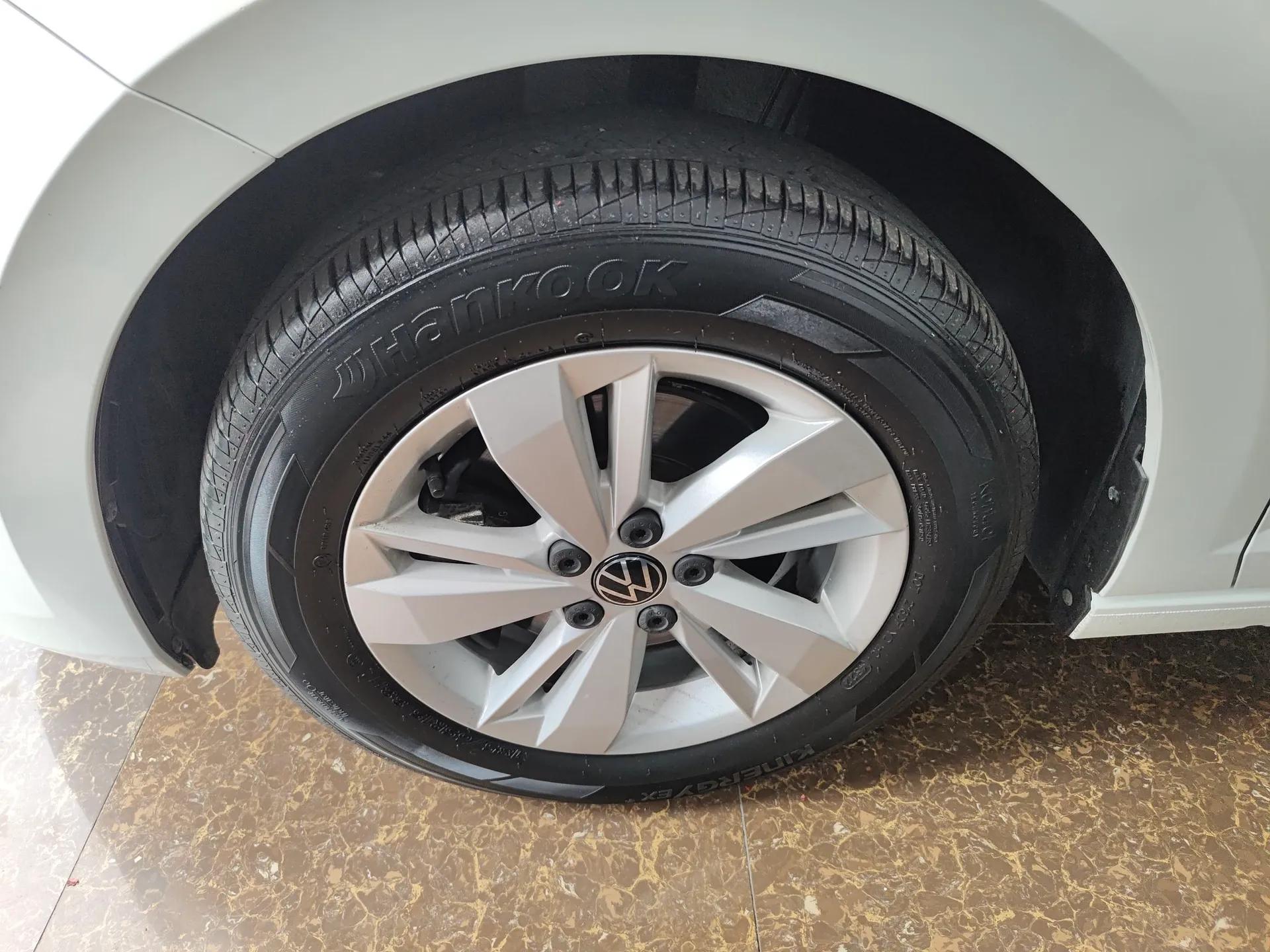 Volkswagen Polo 2023 Plus 1.5L Automatic Panoramic Enjoyment Edition — миниатюра 9