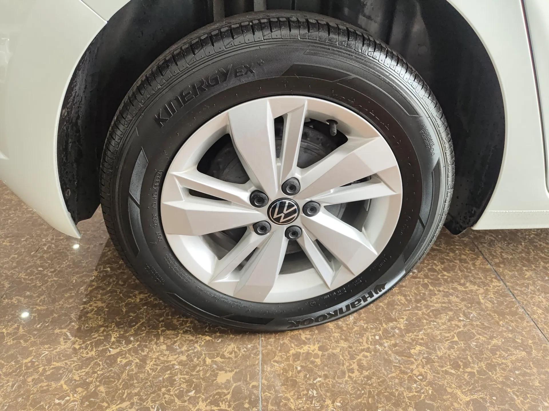 Volkswagen Polo 2023 Plus 1.5L Automatic Panoramic Enjoyment Edition — миниатюра 10