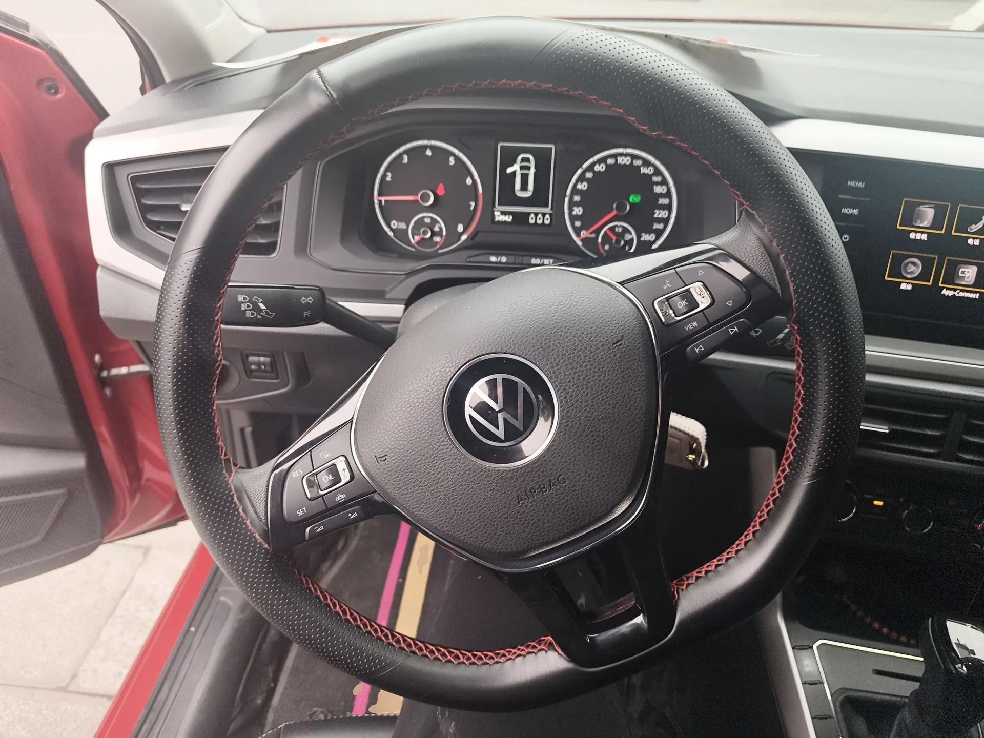 Volkswagen Polo 2021 Plus 1.5L Automatic Panoramic Enjoyment Edition — миниатюра 13