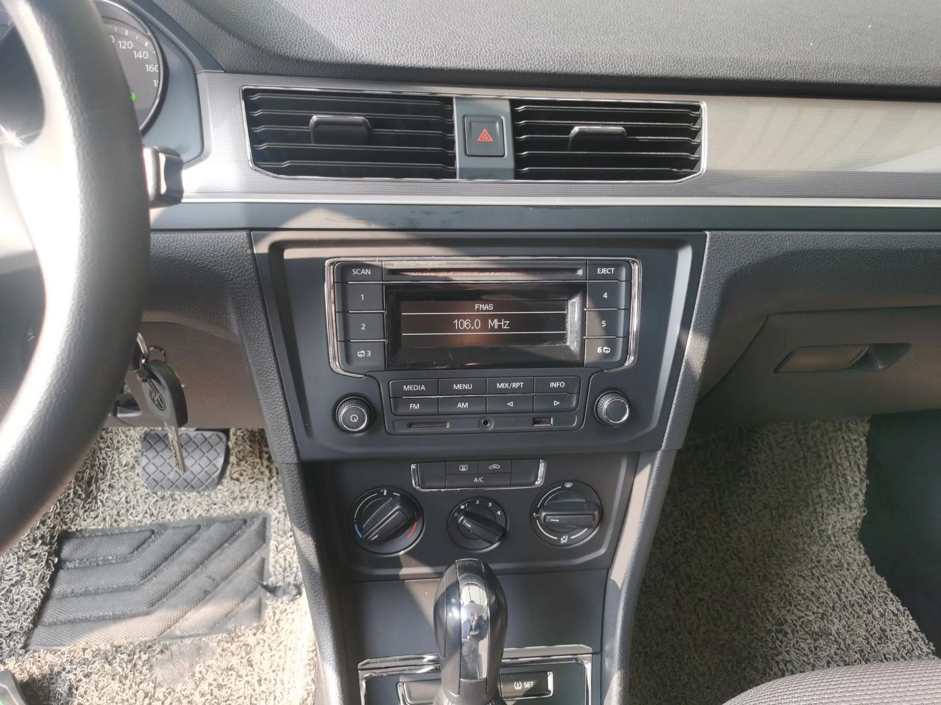 Volkswagen Bora 2019 Bora·Legend 1.5L Automatic Fashion Edition China VI Standard — миниатюра 14