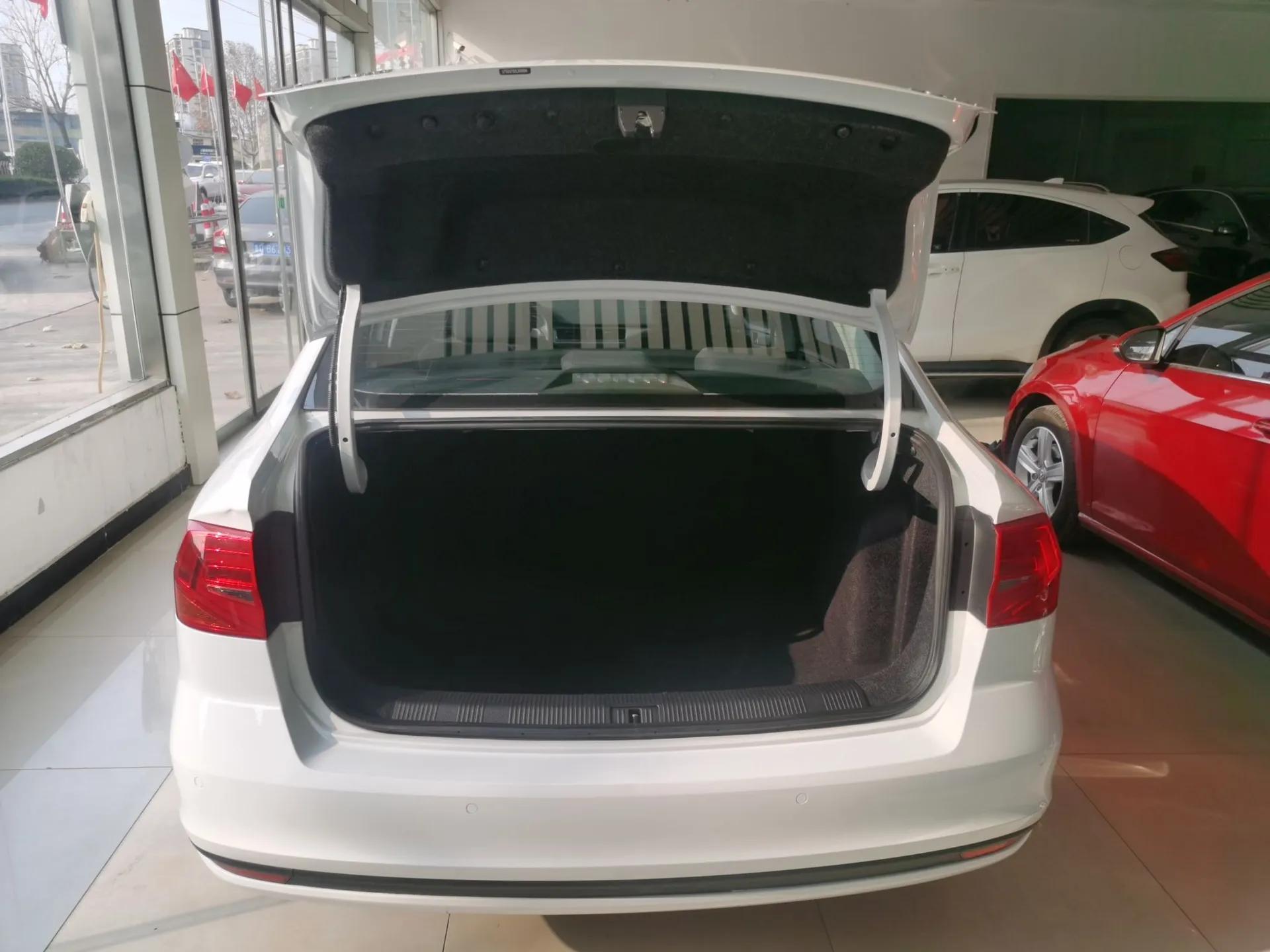 Volkswagen Bora 2019 Bora·Legend 1.5L Automatic Fashion Edition China VI Standard — миниатюра 18