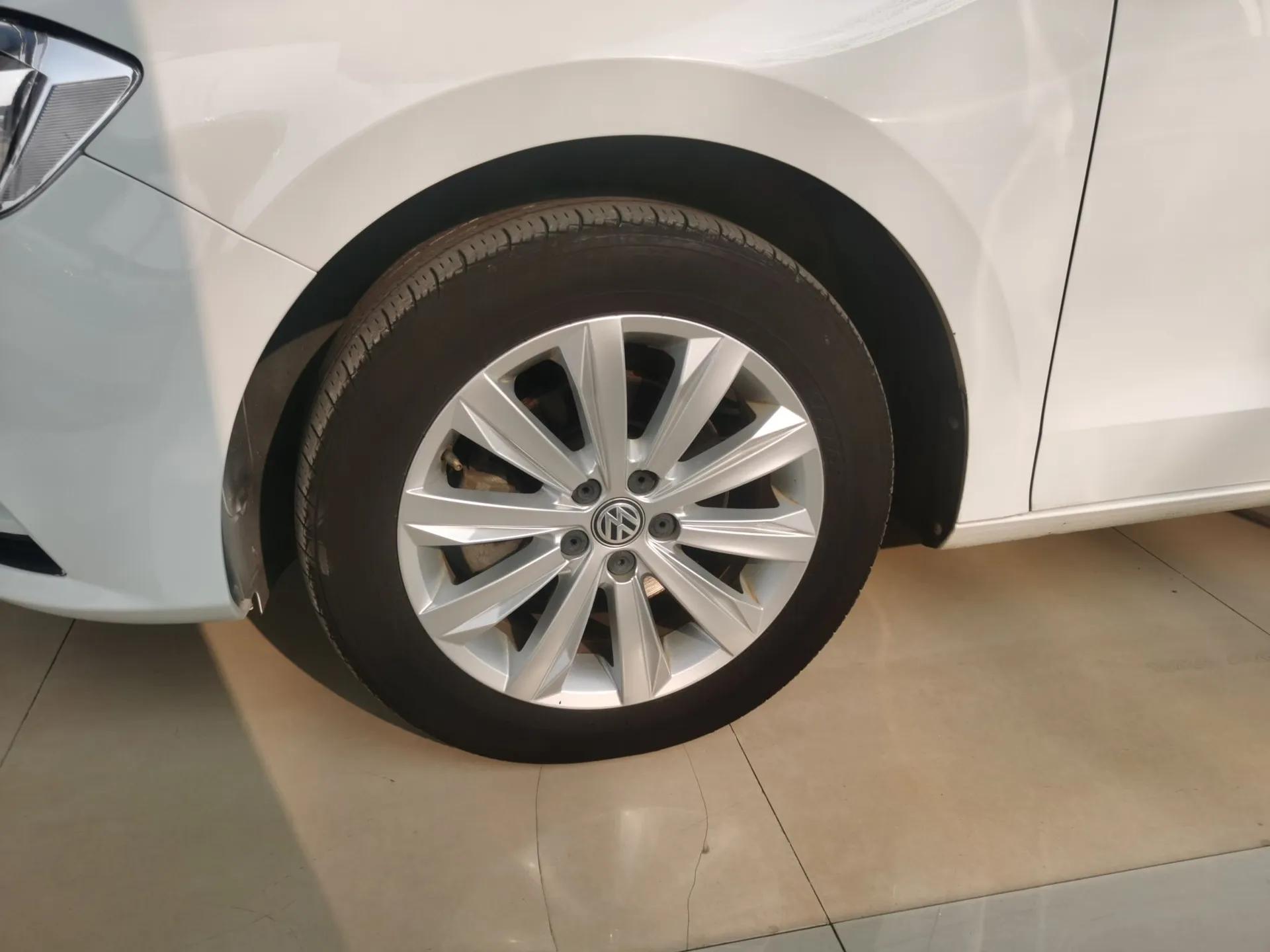 Volkswagen Bora 2019 Bora·Legend 1.5L Automatic Fashion Edition China VI Standard — миниатюра 9
