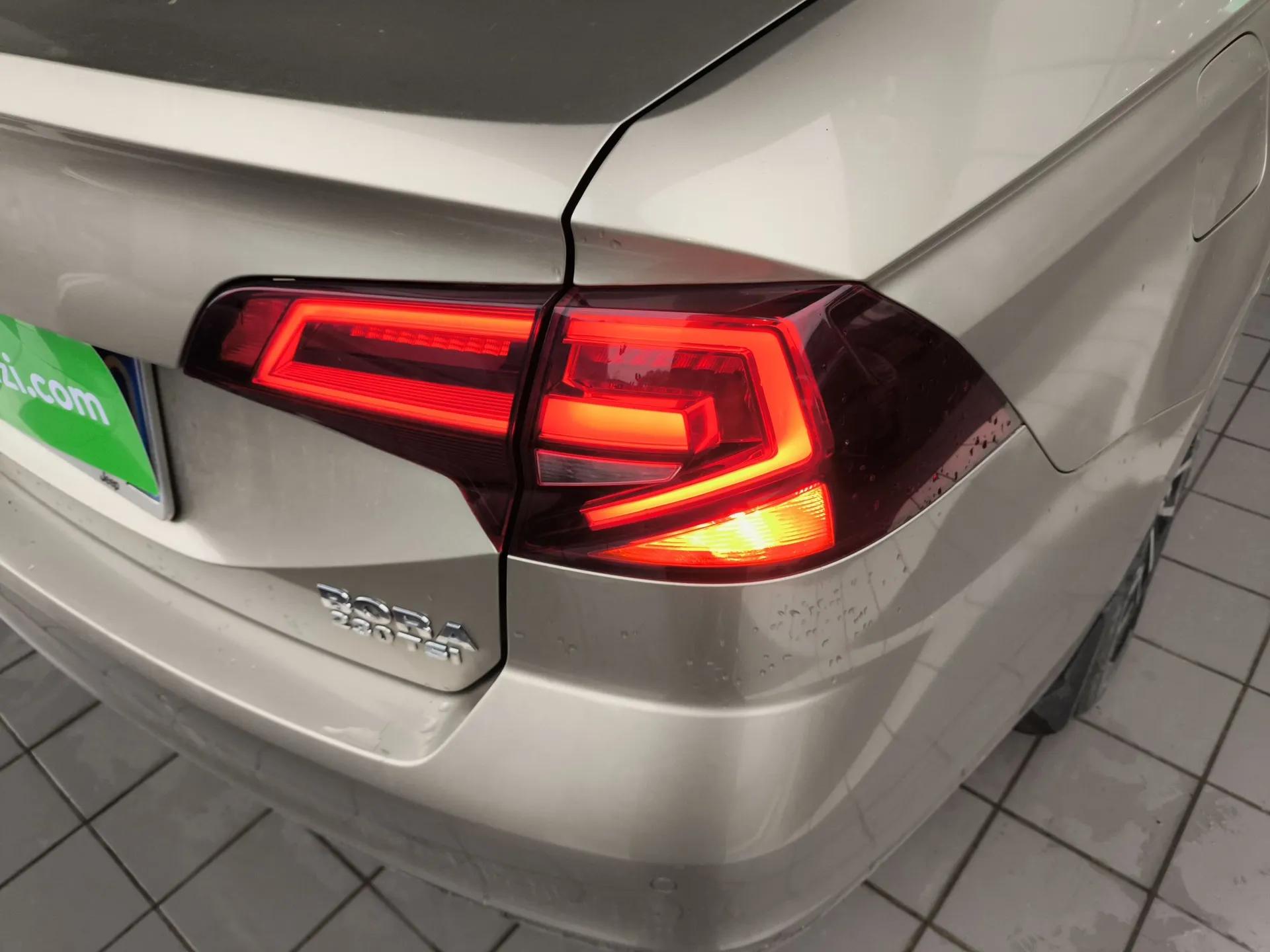 Volkswagen Bora 2016 230TSI DSG Luxury Version — миниатюра 8