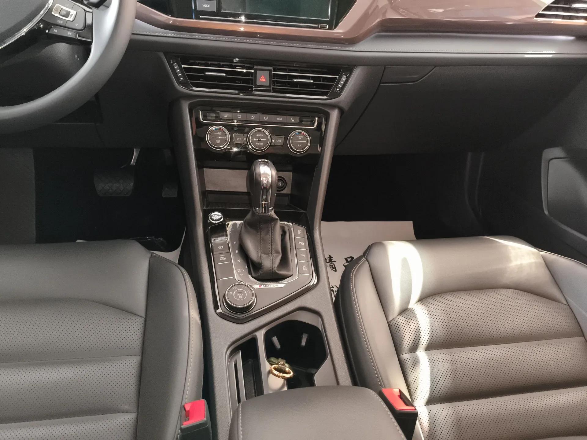 Volkswagen Tharu 2019 330TSI Four-Wheel Drive Flagship Model China VI Standard — миниатюра 17