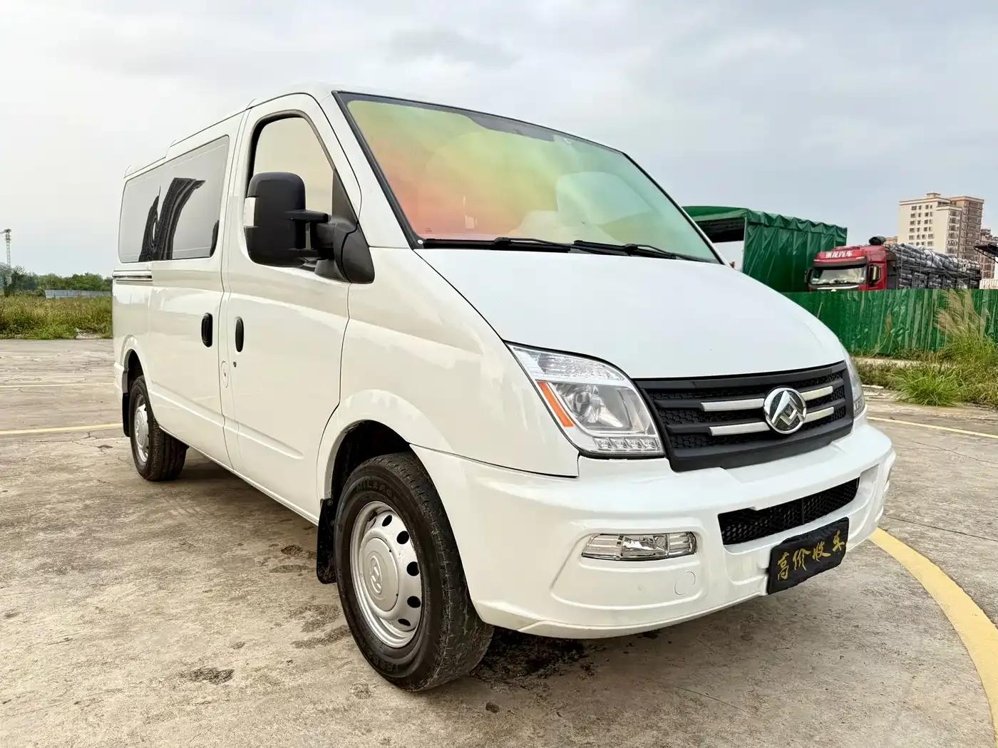 Xintu V80 2021 2.0T PLUS Manual City Edition Short Wheelbase Ultra-Low Roof 7/8/9 Seats — миниатюра 3