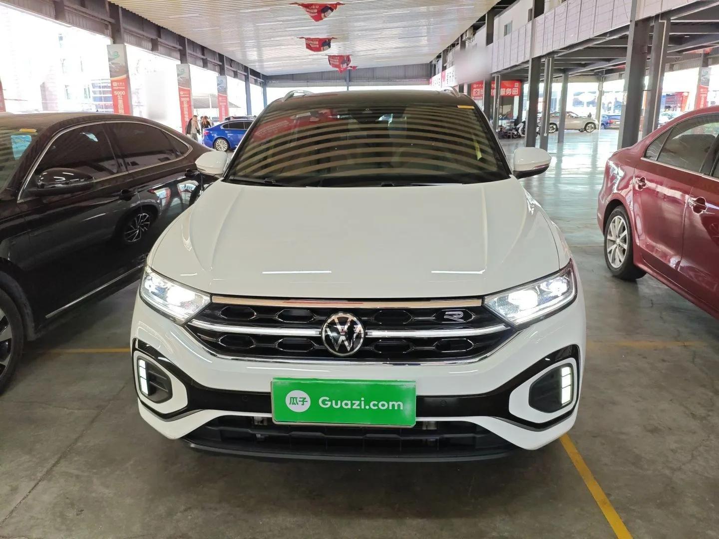 Volkswagen T-ROC 2023 300TSI DSG Two-Wheel Drive Starlight Edition — миниатюра 2