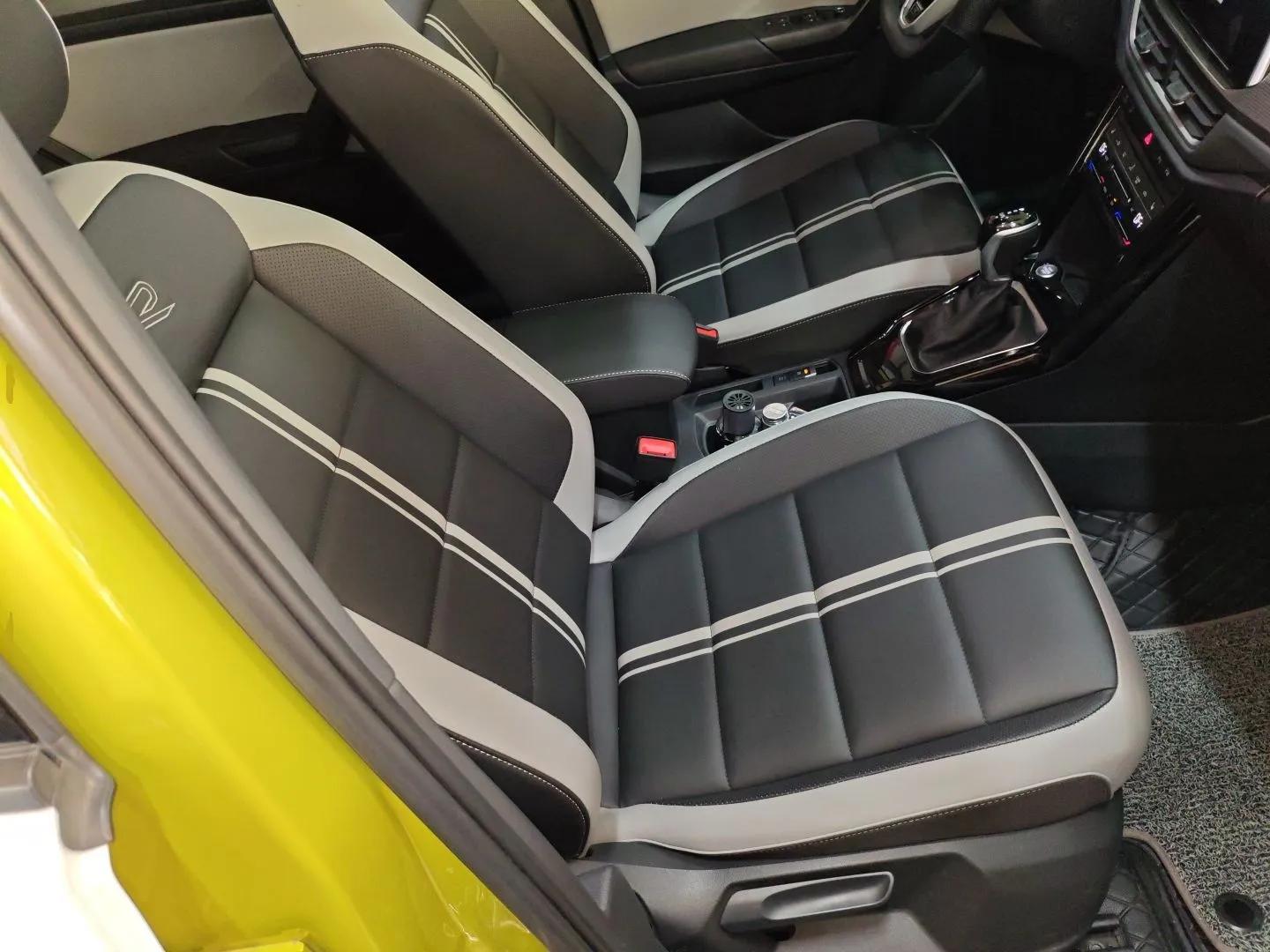 Volkswagen T-ROC 2023 300TSI DSG Two-Wheel Drive Starlight Edition — миниатюра 23