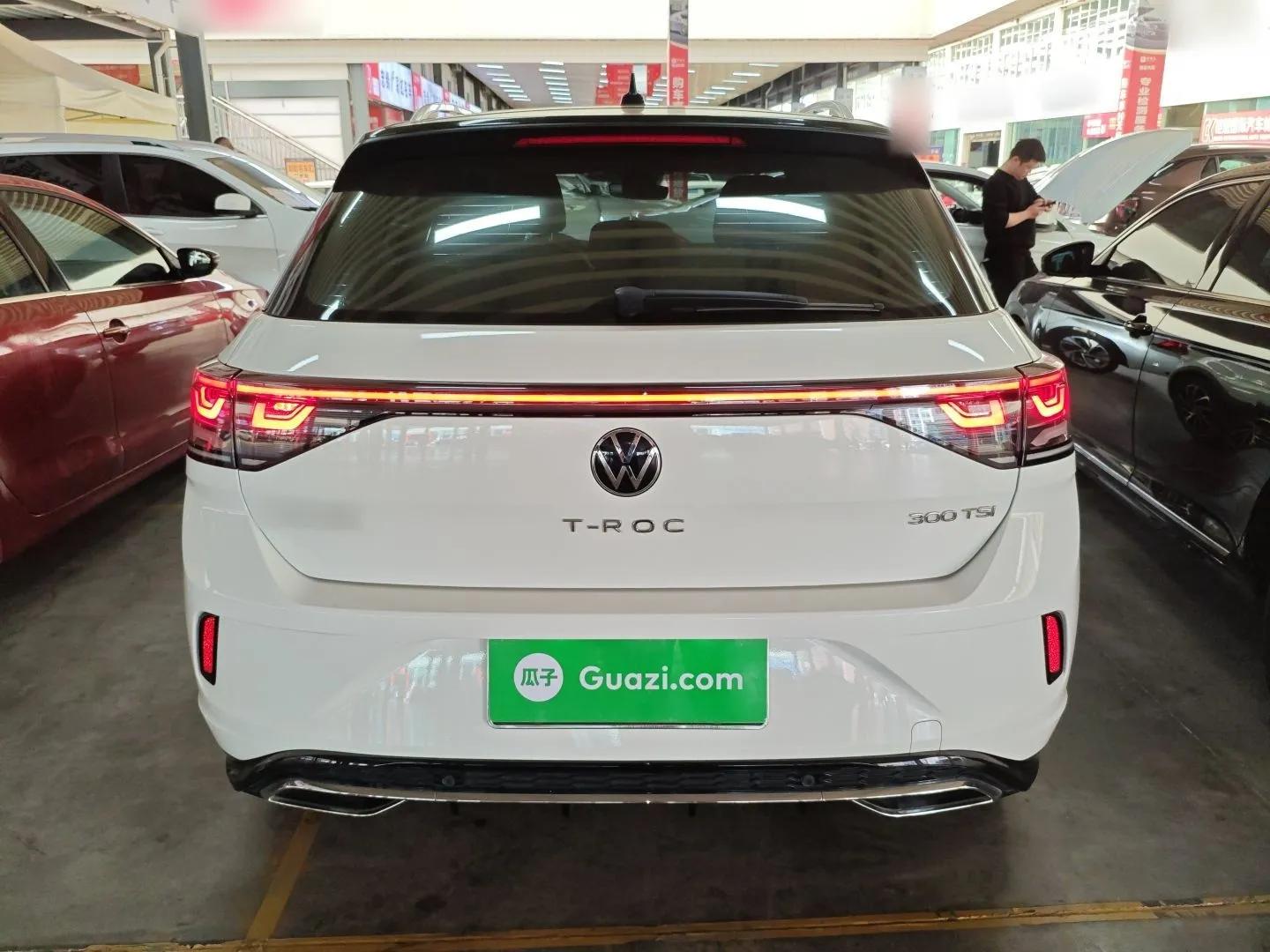 Volkswagen T-ROC 2023 300TSI DSG Two-Wheel Drive Starlight Edition — миниатюра 5