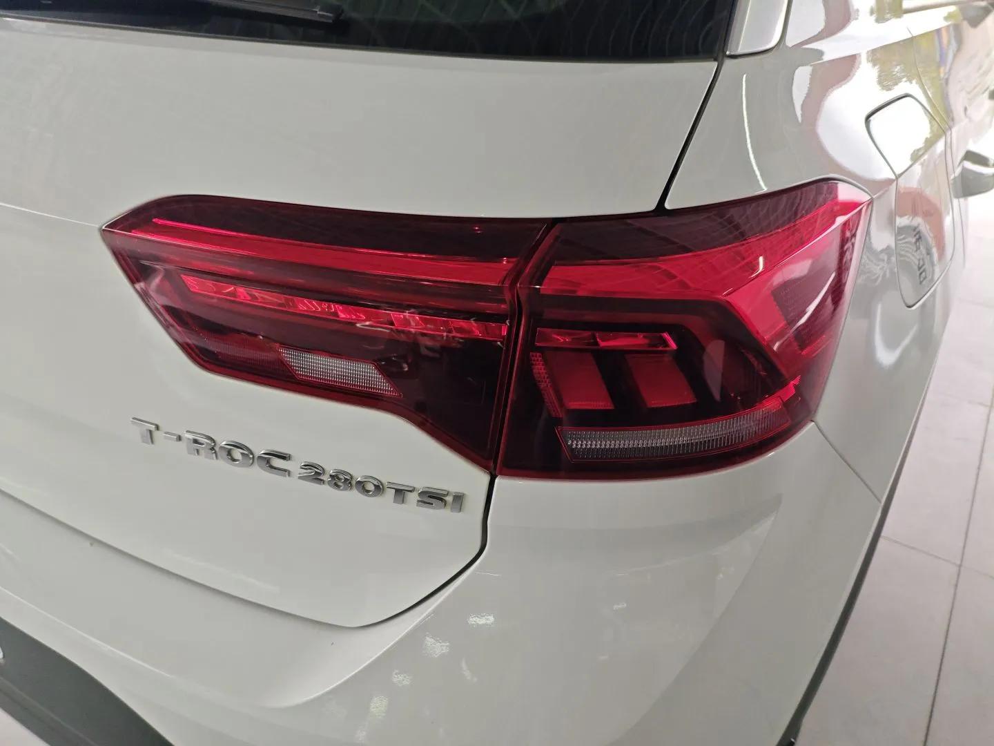Volkswagen T-ROC 2018 280TSI DSG Two-Wheel-Drive Comfort Version China V Standard — миниатюра 8