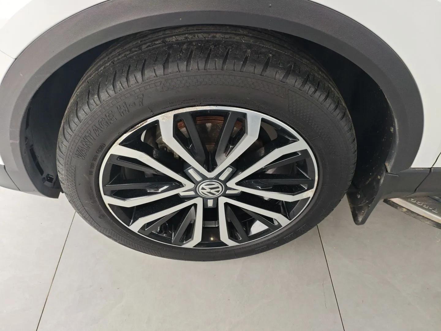 Volkswagen T-ROC 2018 280TSI DSG Two-Wheel-Drive Comfort Version China V Standard — миниатюра 9