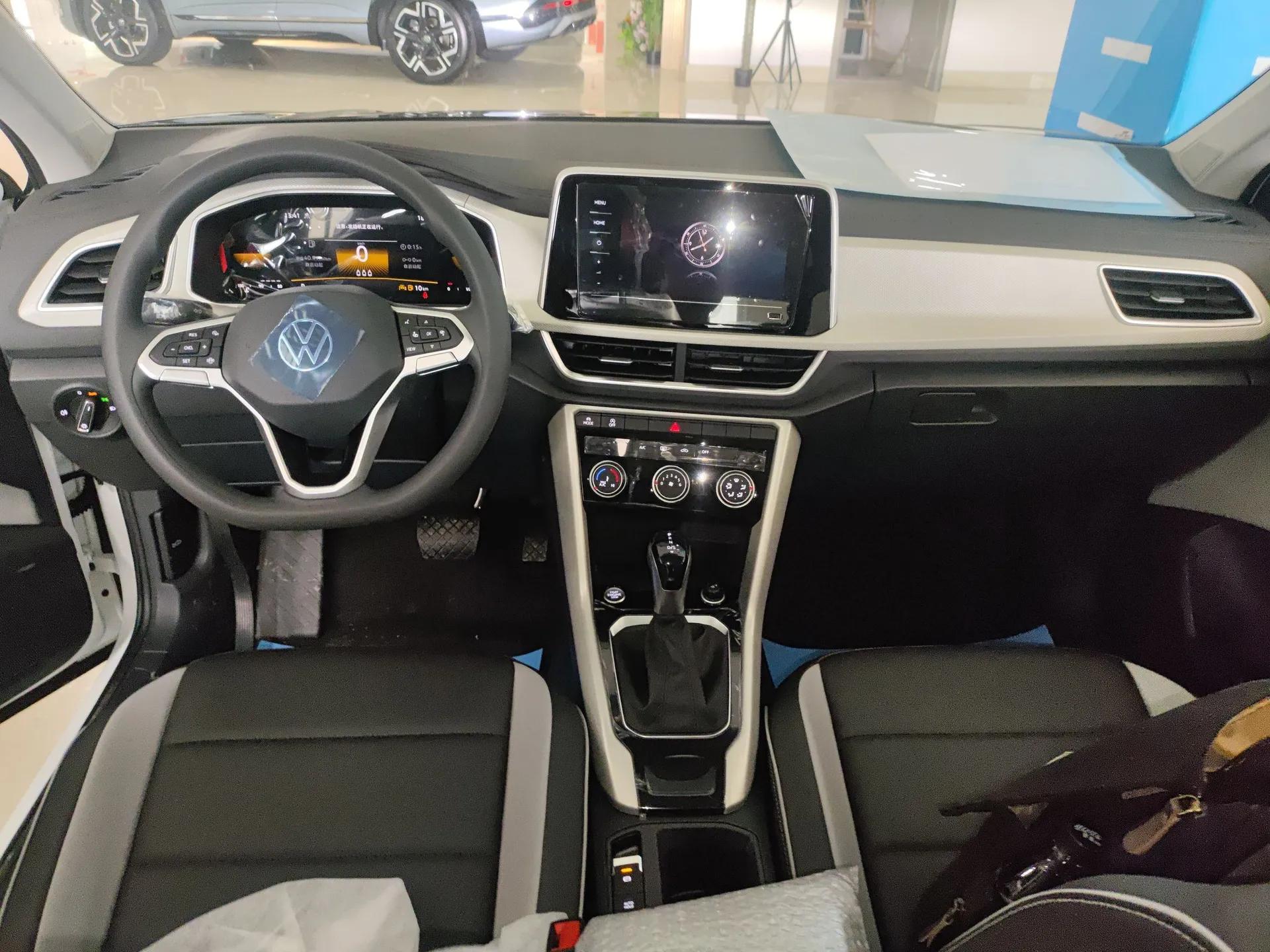 Volkswagen T-ROC 2026 Model 280TSI DSG Two-Wheel Drive Shiguang Edition — миниатюра 13