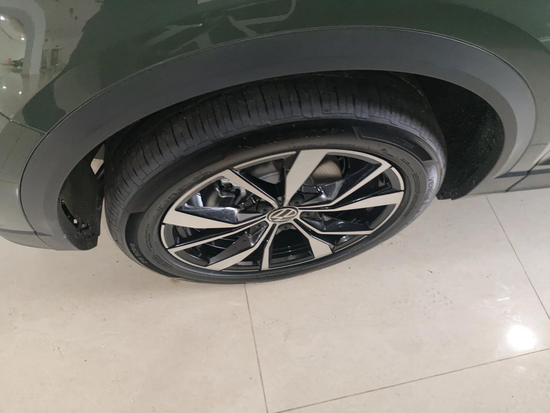 Volkswagen T-ROC 2026 Model 280TSI DSG Two-Wheel Drive Shiguang Edition — миниатюра 8