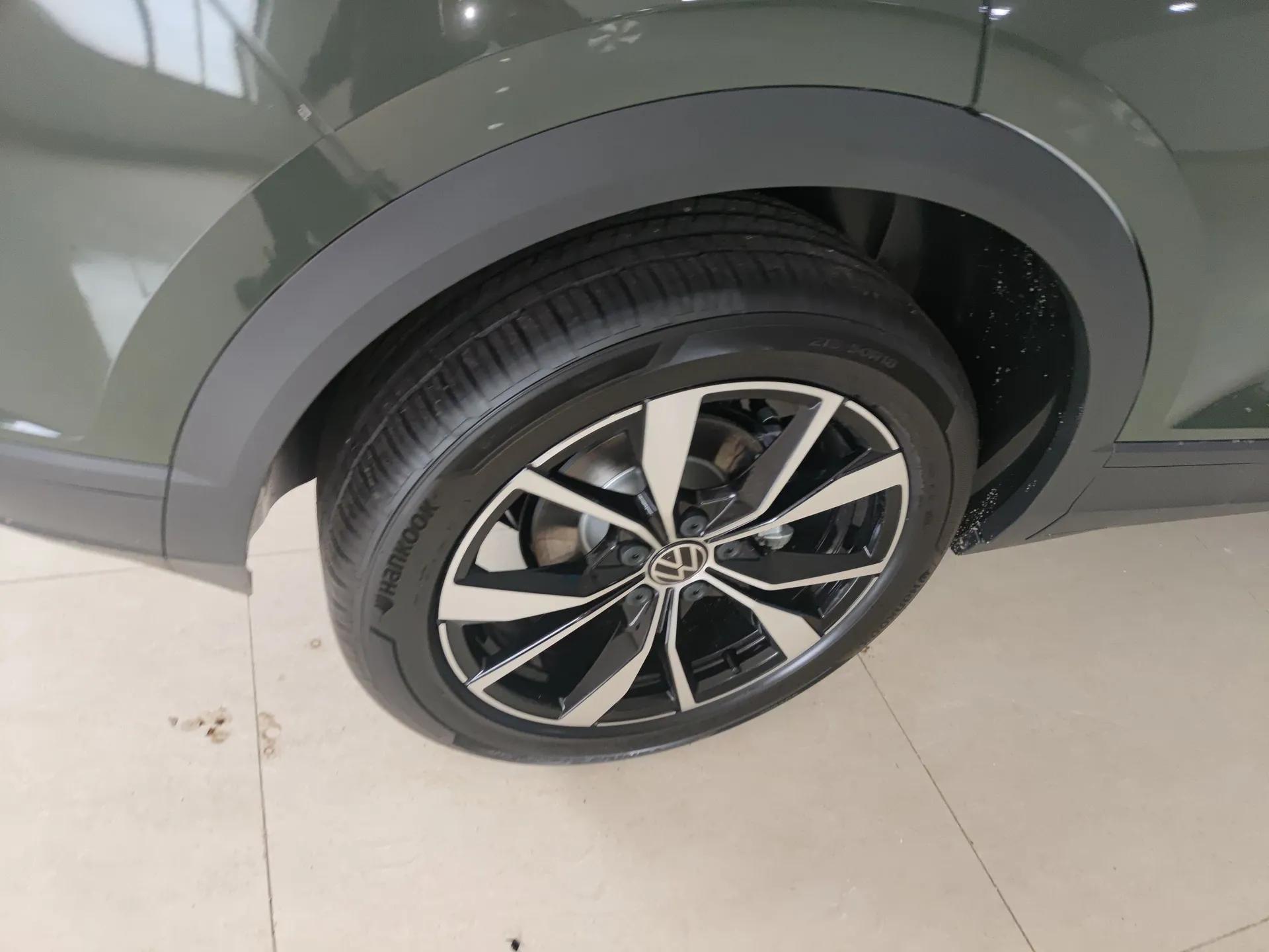 Volkswagen T-ROC 2026 Model 280TSI DSG Two-Wheel Drive Shiguang Edition — миниатюра 10