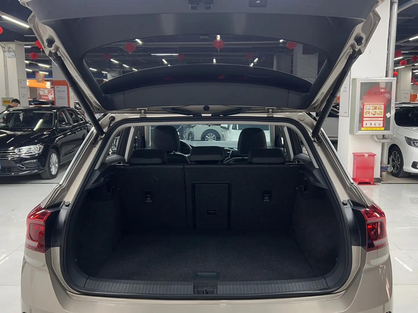 Volkswagen T-ROC 2018 280TSI DSG Two-Wheel-Drive Comfort Version China V Standard — миниатюра 20
