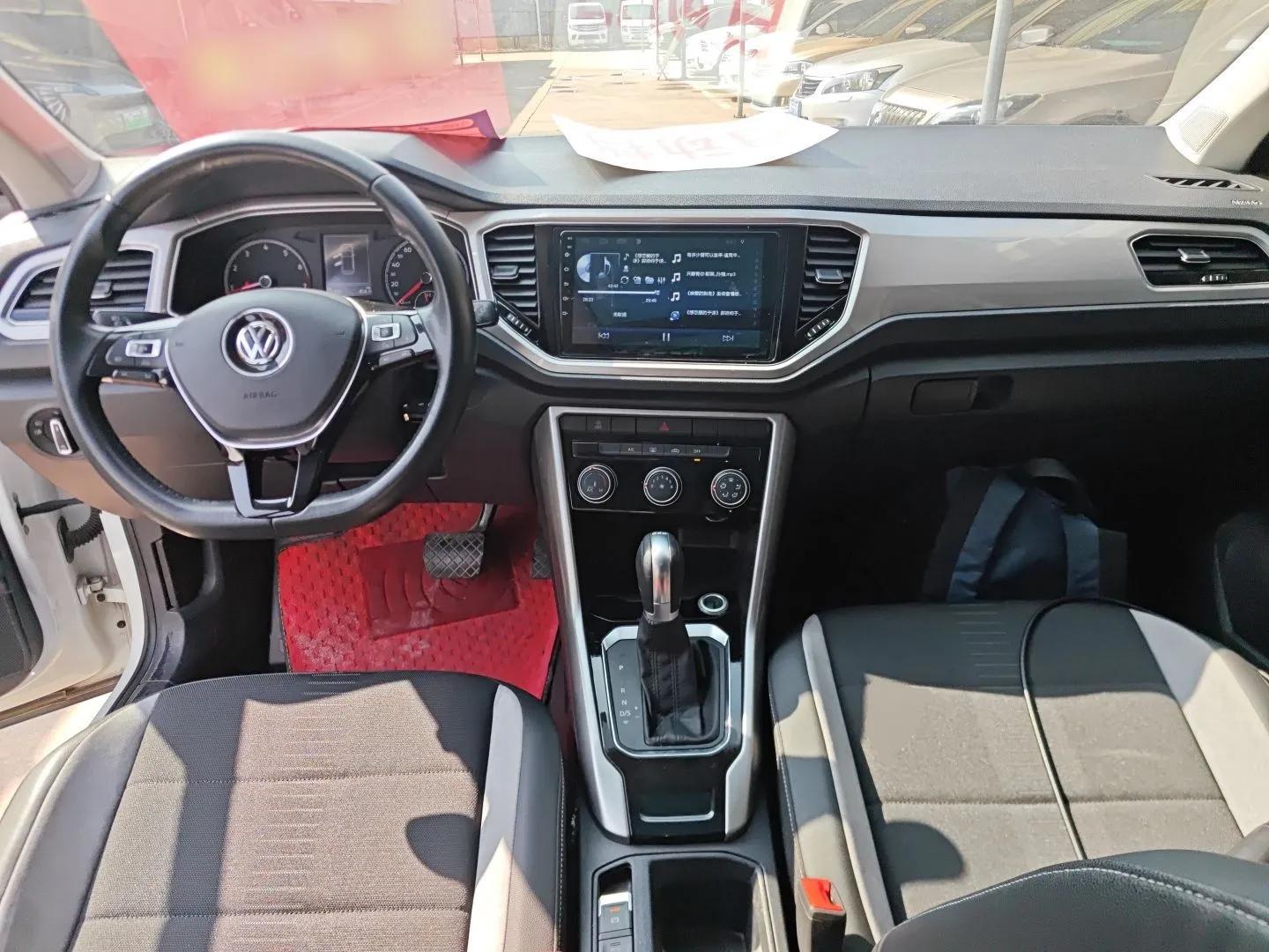 Volkswagen T-ROC 2018 280TSI DSG Two-Wheel Drive Advanced Version China V Emission Standard — миниатюра 12