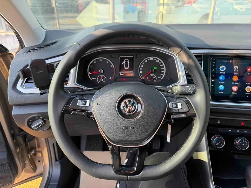 Volkswagen T-ROC 2018 230TSI DSG Two-Wheel Drive Advanced Version China VI Standard — миниатюра 11