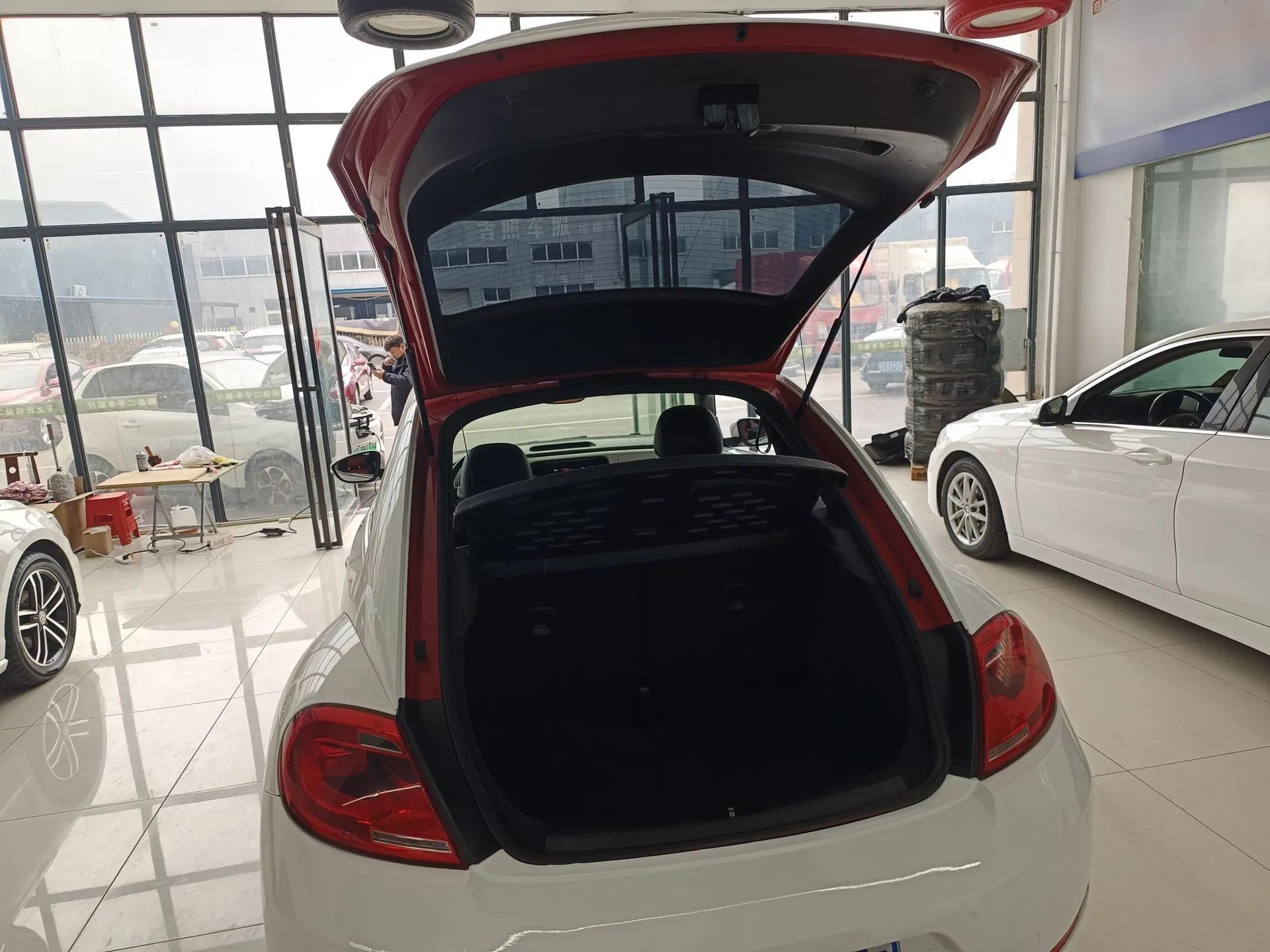 Volkswagen Beetle 2015 180TSI model — миниатюра 22