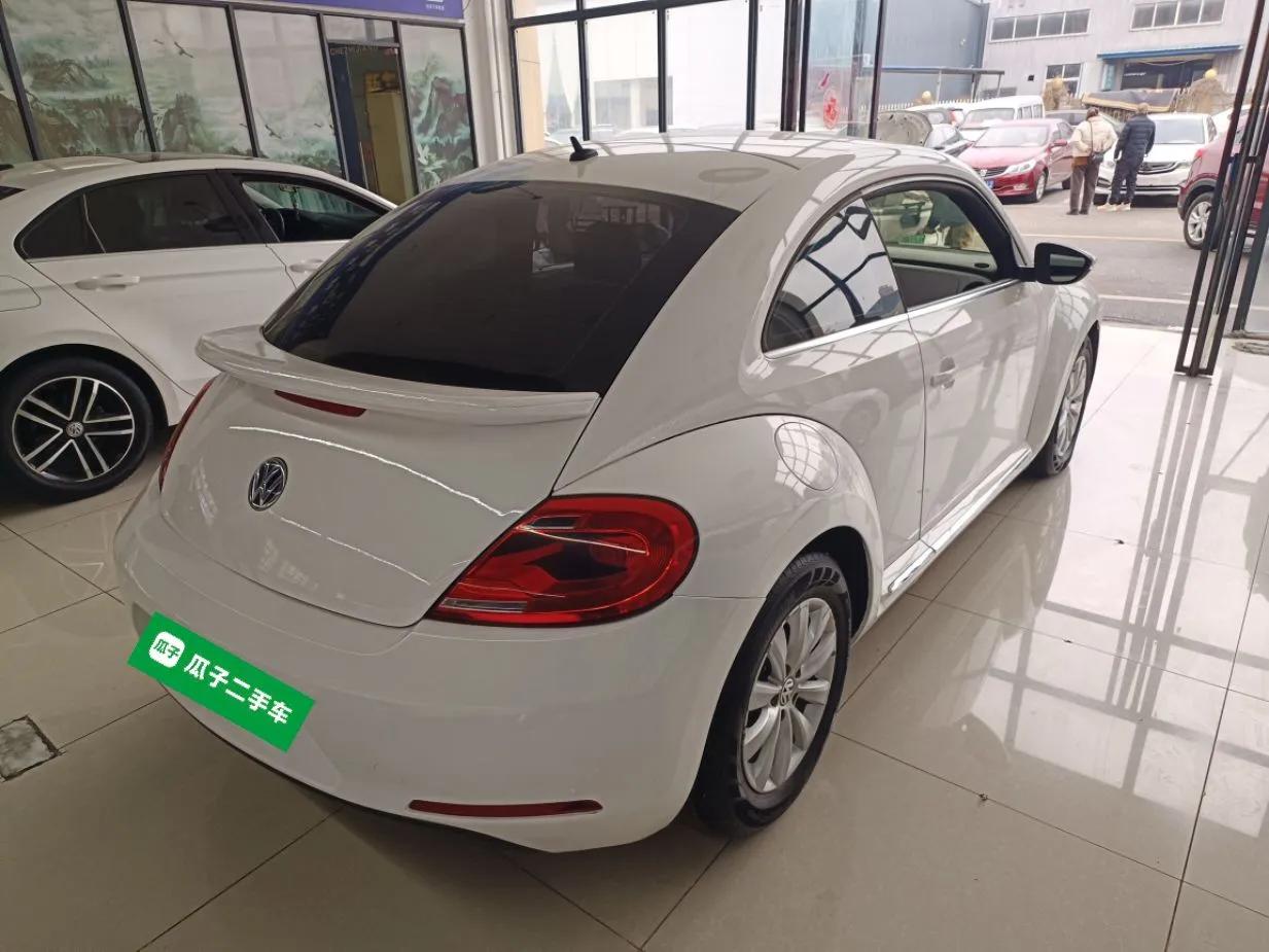 Volkswagen Beetle 2015 180TSI model — миниатюра 6