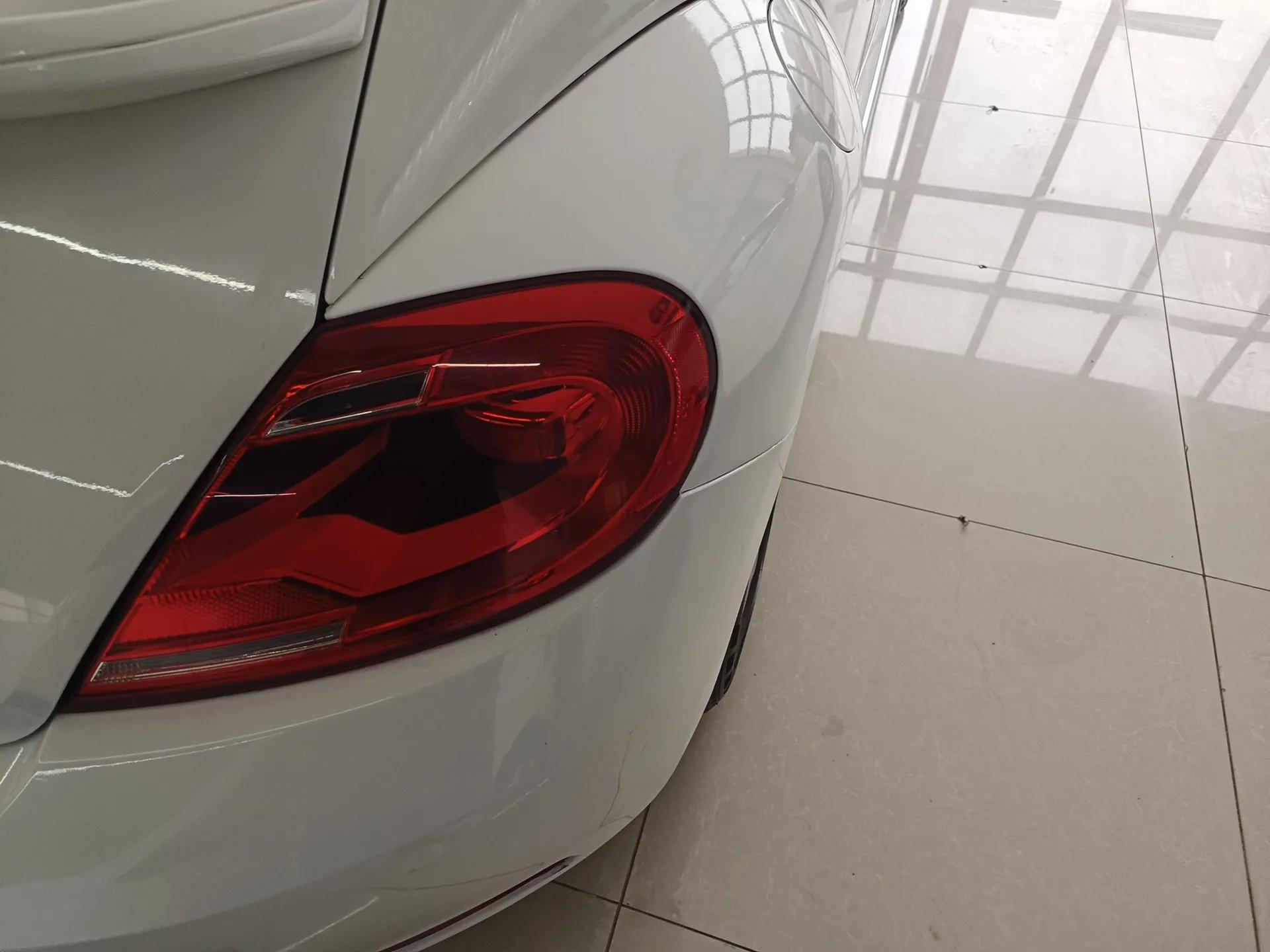 Volkswagen Beetle 2015 180TSI model — миниатюра 7
