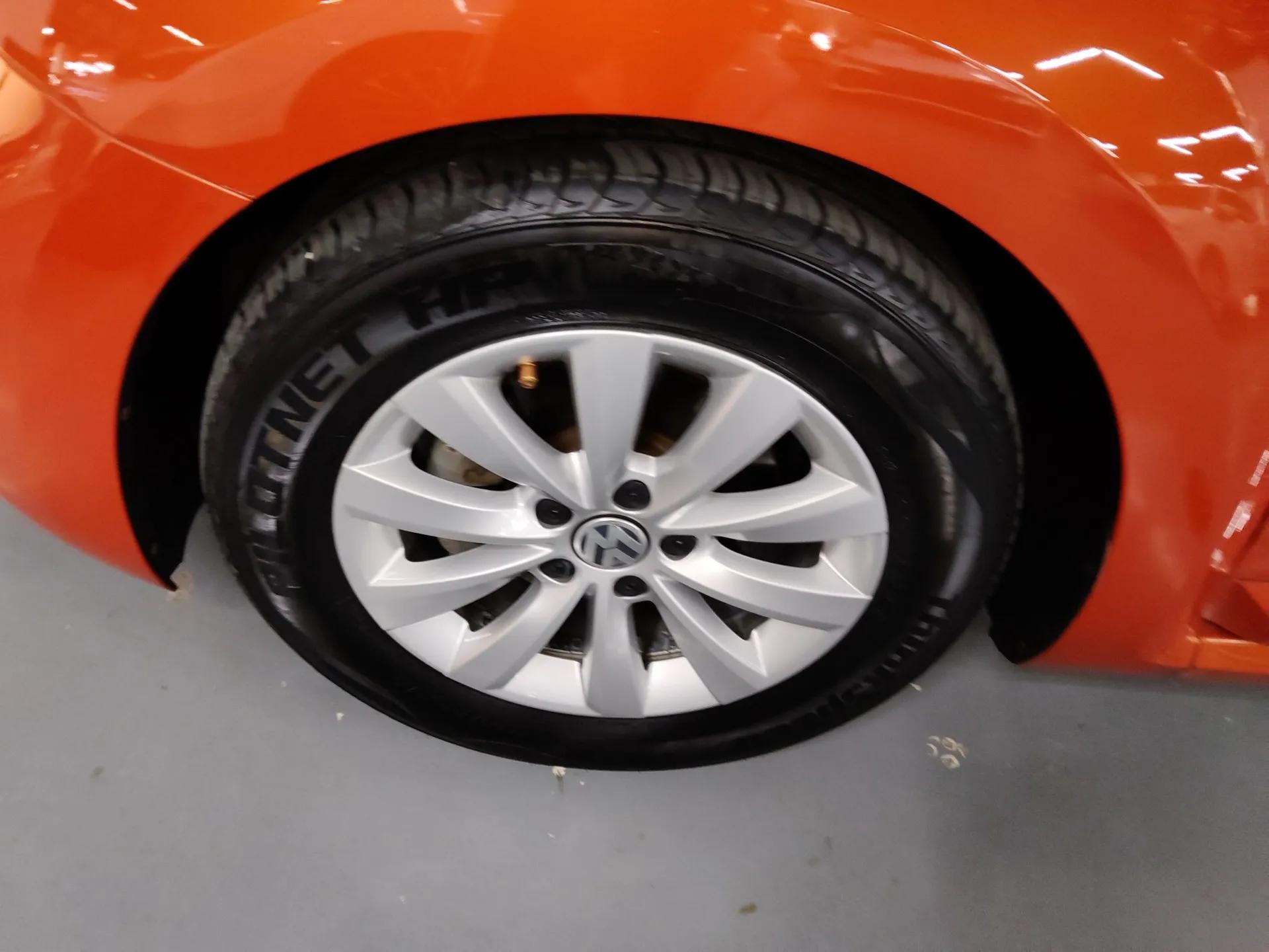 Volkswagen Beetle 2018 180TSI Yile Model — миниатюра 8