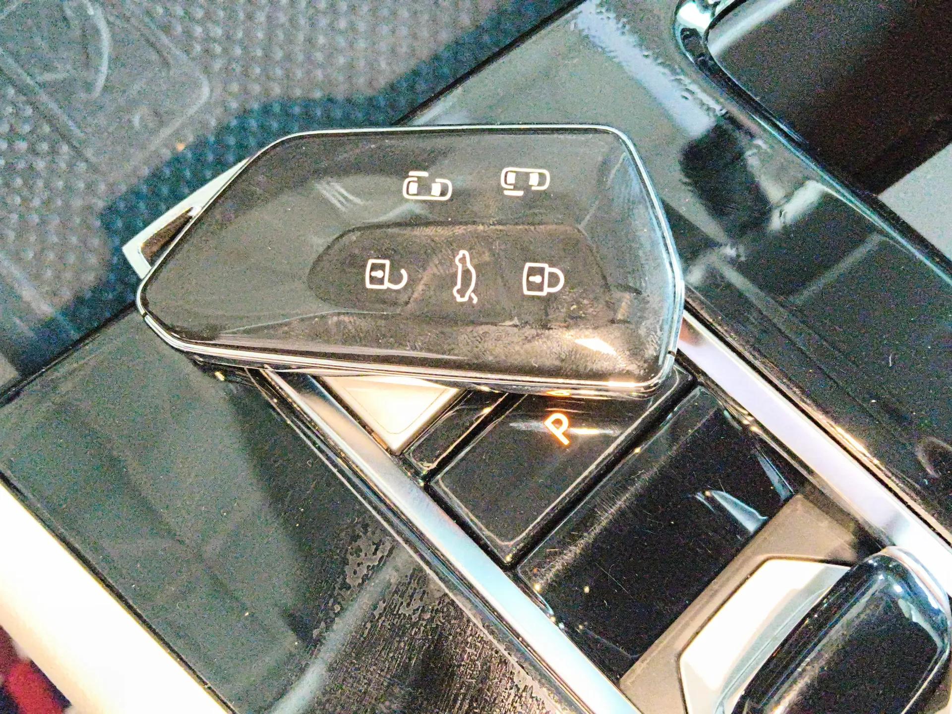 Volkswagen Viloran 2022 380TSI Prestige Edition — миниатюра 26