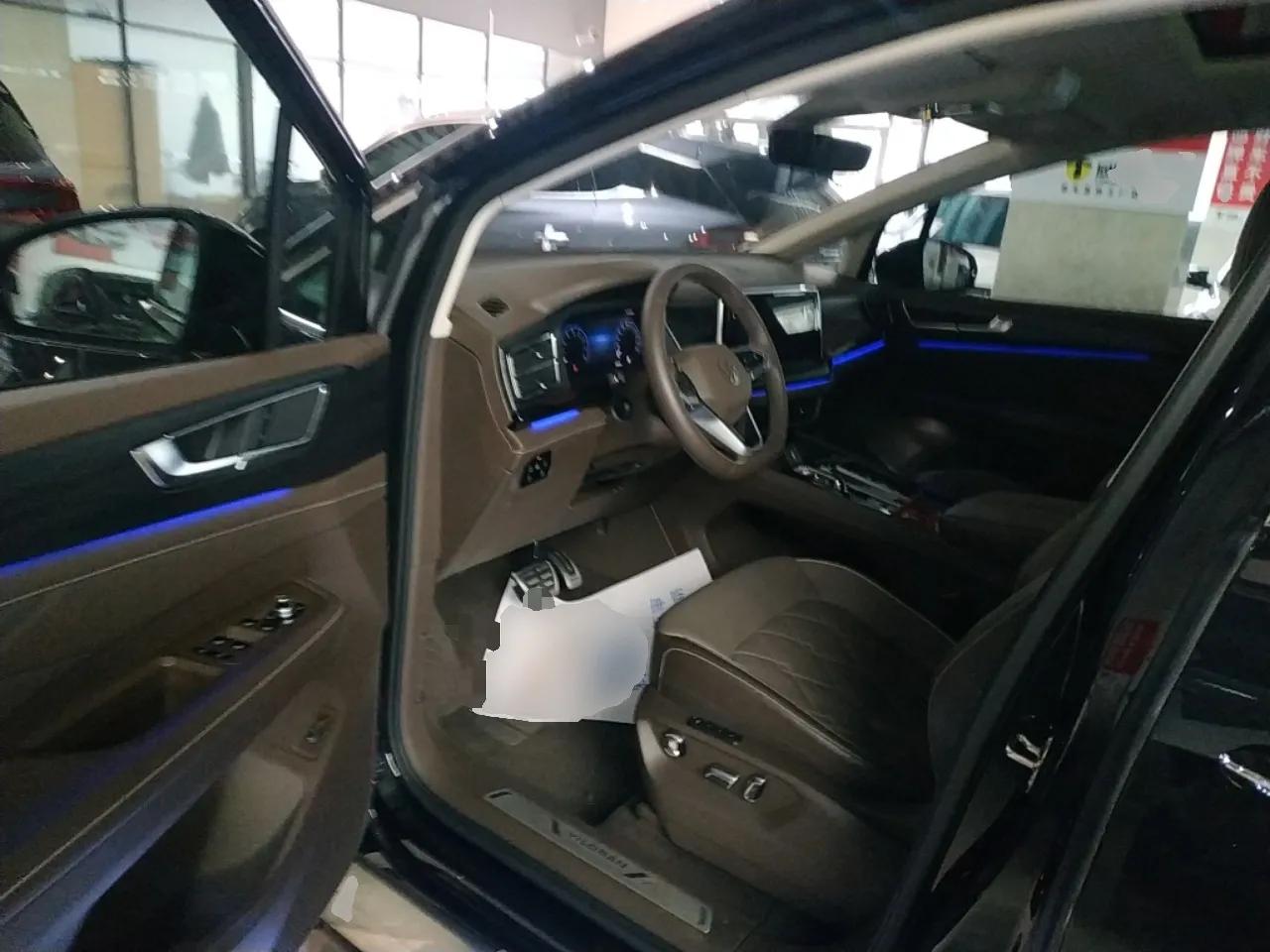 Volkswagen Viloran 2024 380TSI Premium Edition — миниатюра 21