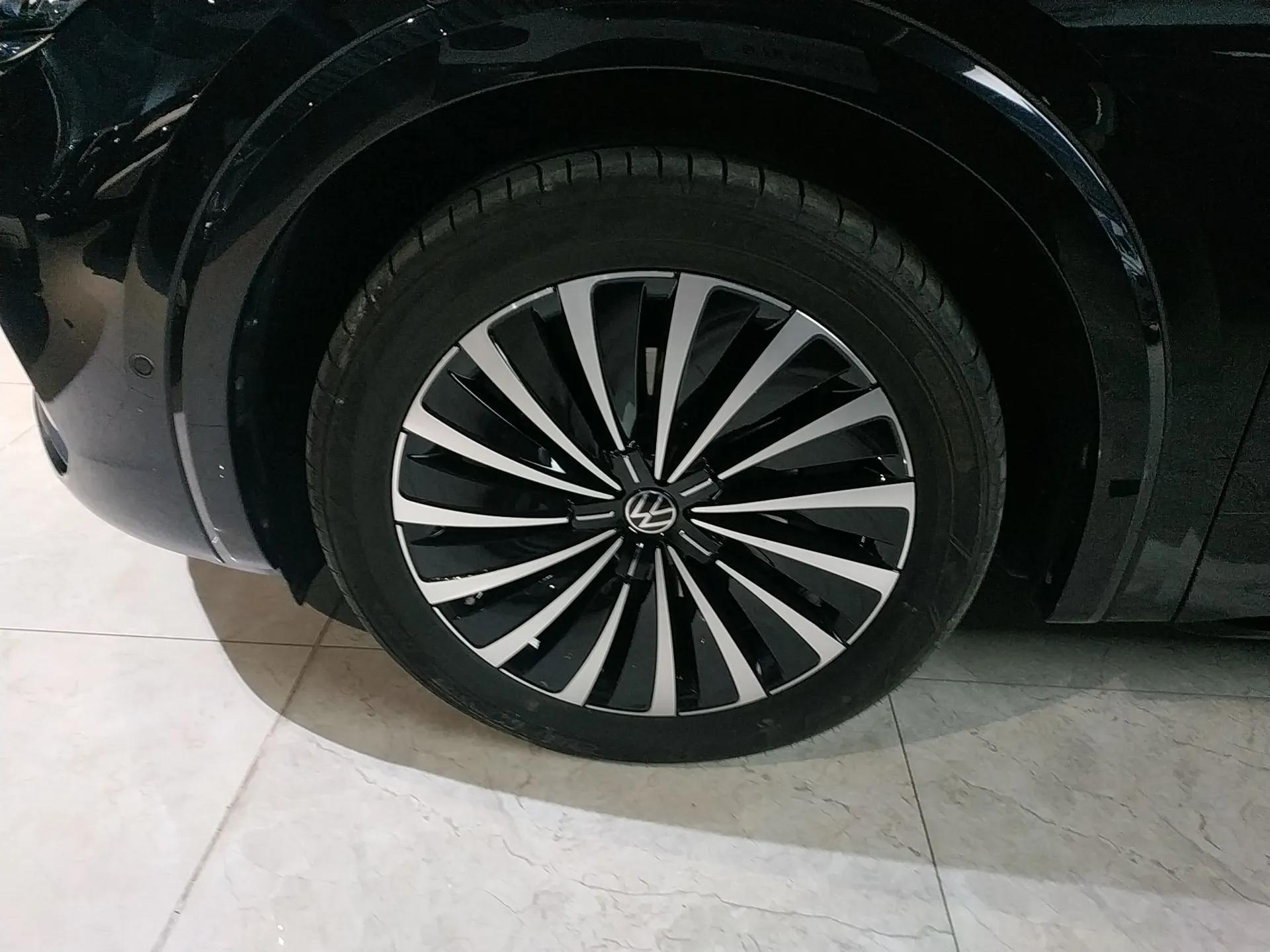 Volkswagen Viloran 2024 380TSI Premium Edition — миниатюра 9