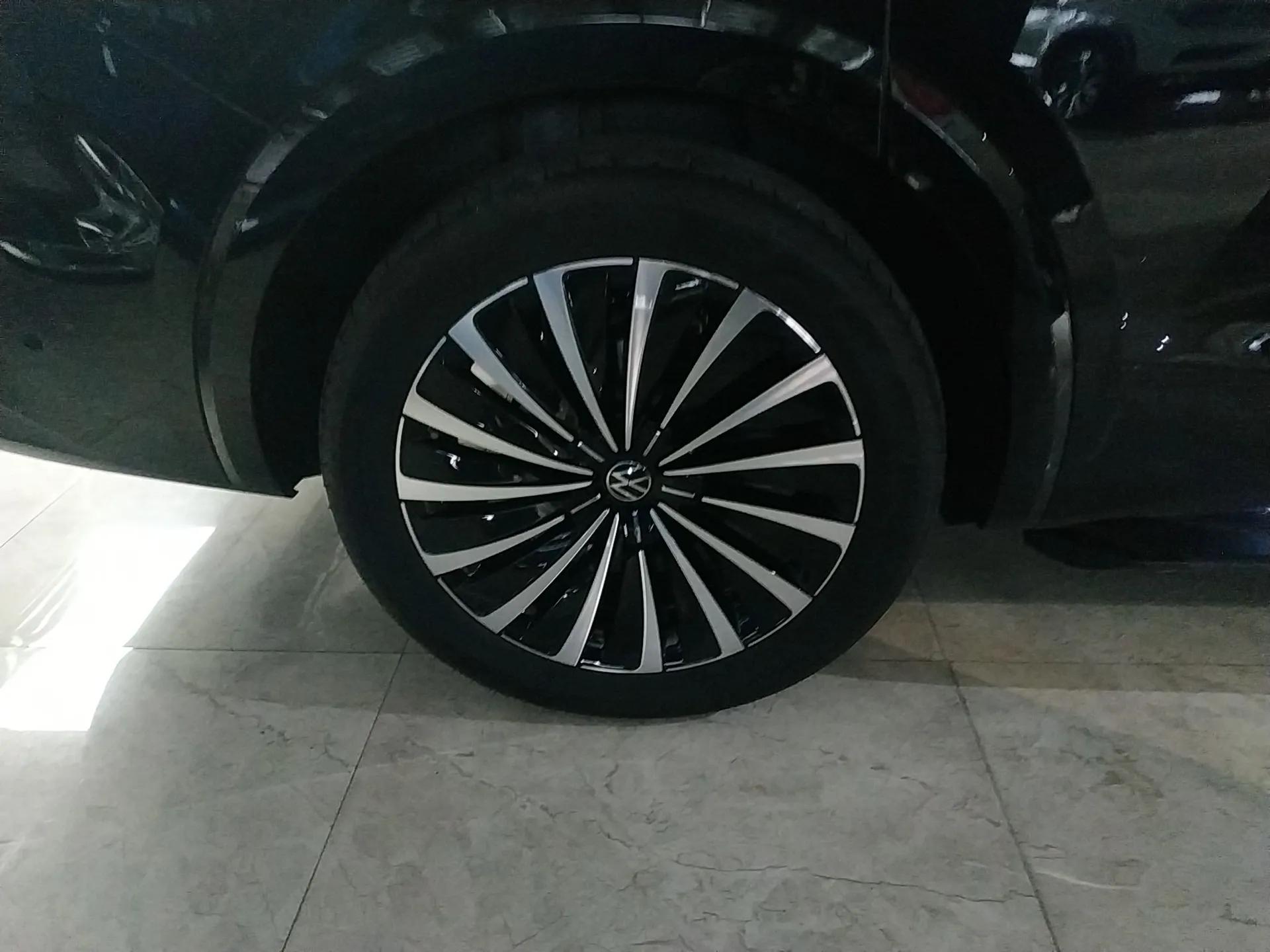 Volkswagen Viloran 2024 380TSI Premium Edition — миниатюра 10