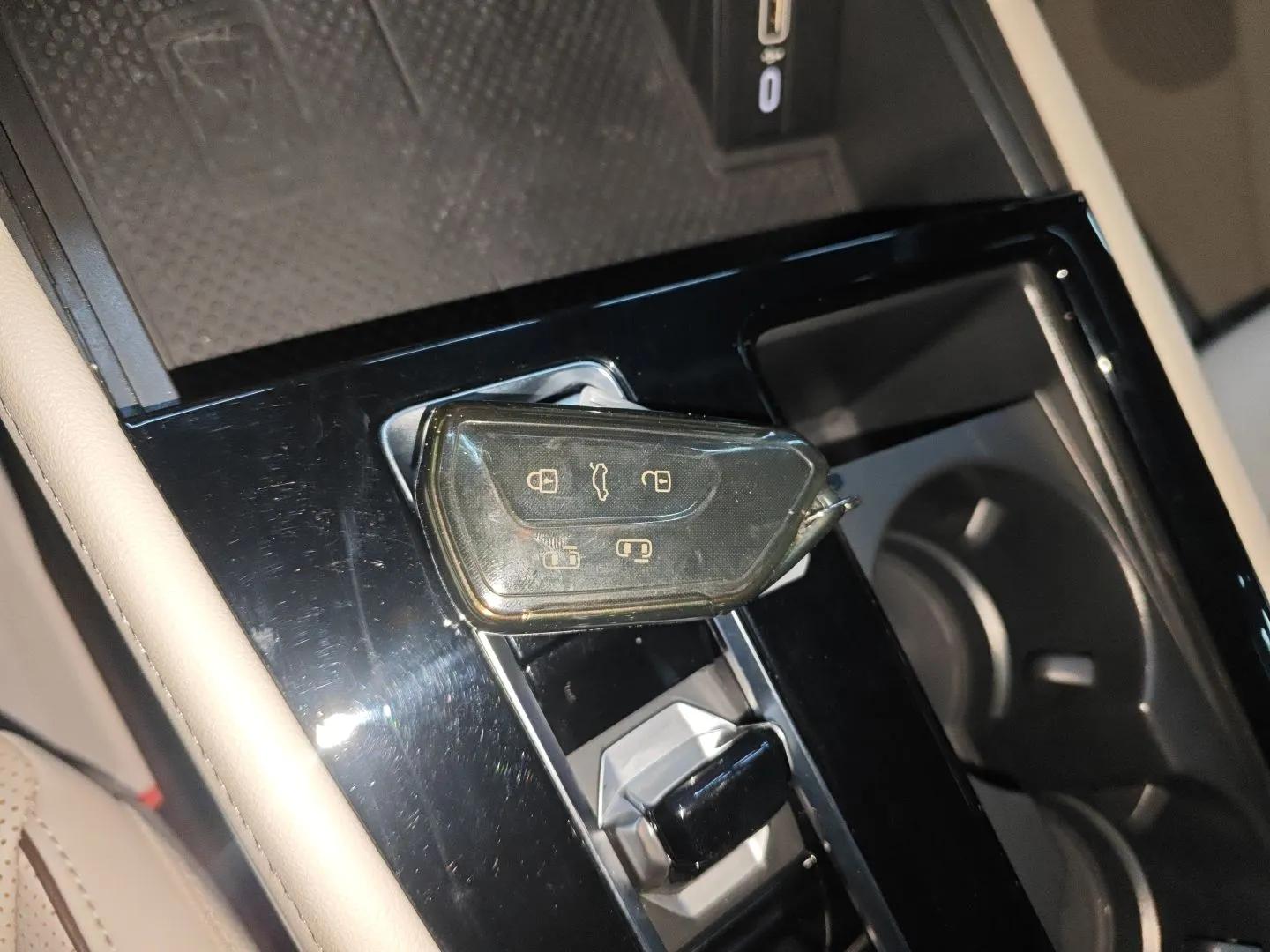 Volkswagen Viloran 2022 380TSI Prestige Edition — миниатюра 19