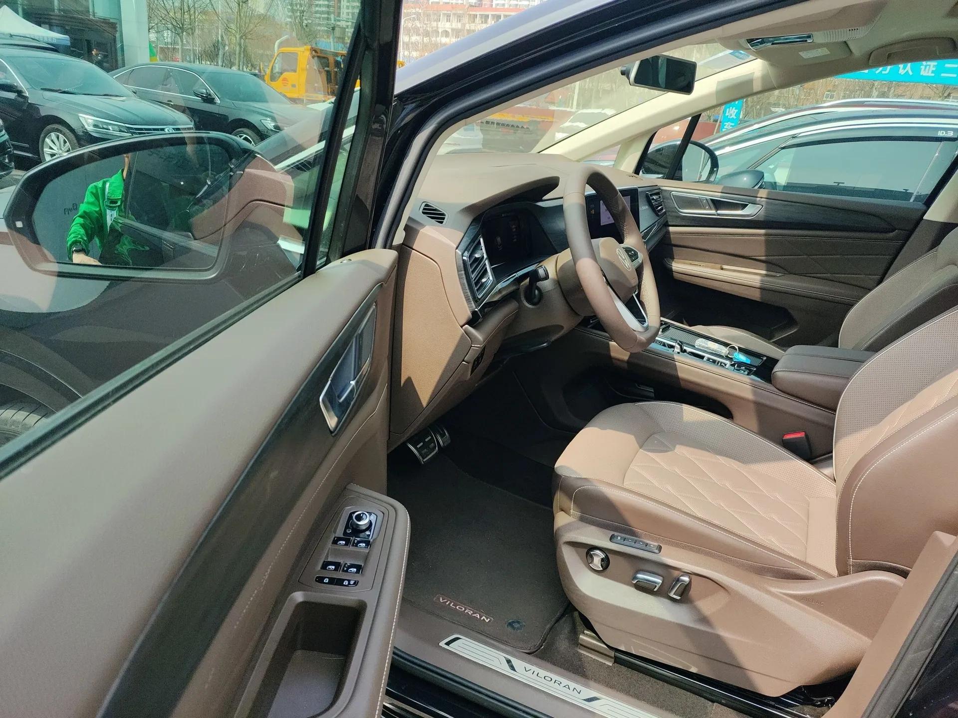 Volkswagen Viloran 2024 380TSI Premium Edition — миниатюра 19