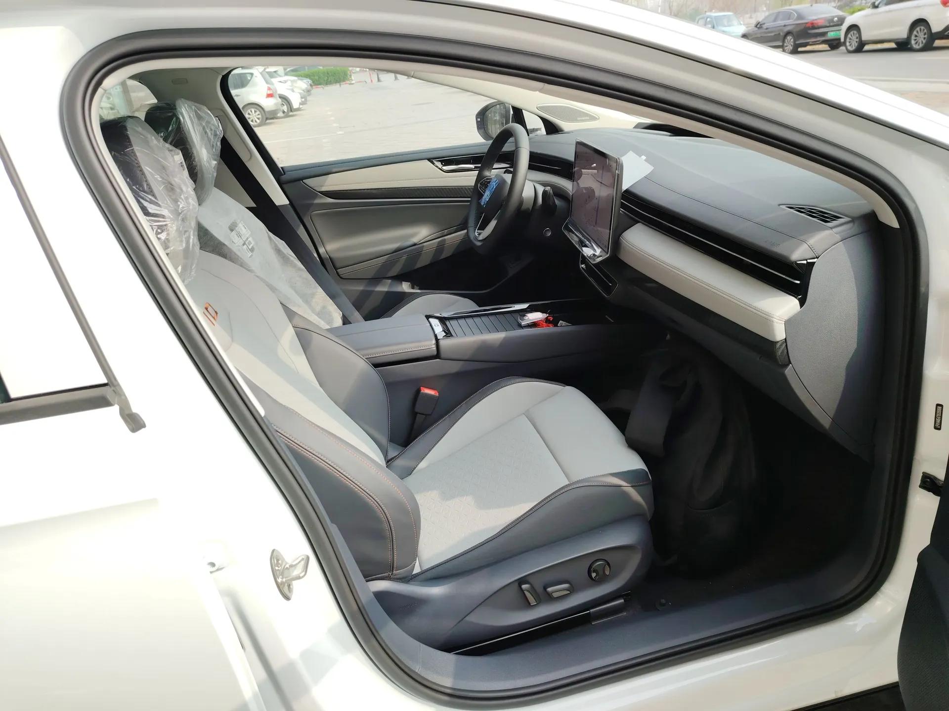 Volkswagen ID.7 VIZZION 2024 AIR model — миниатюра 23