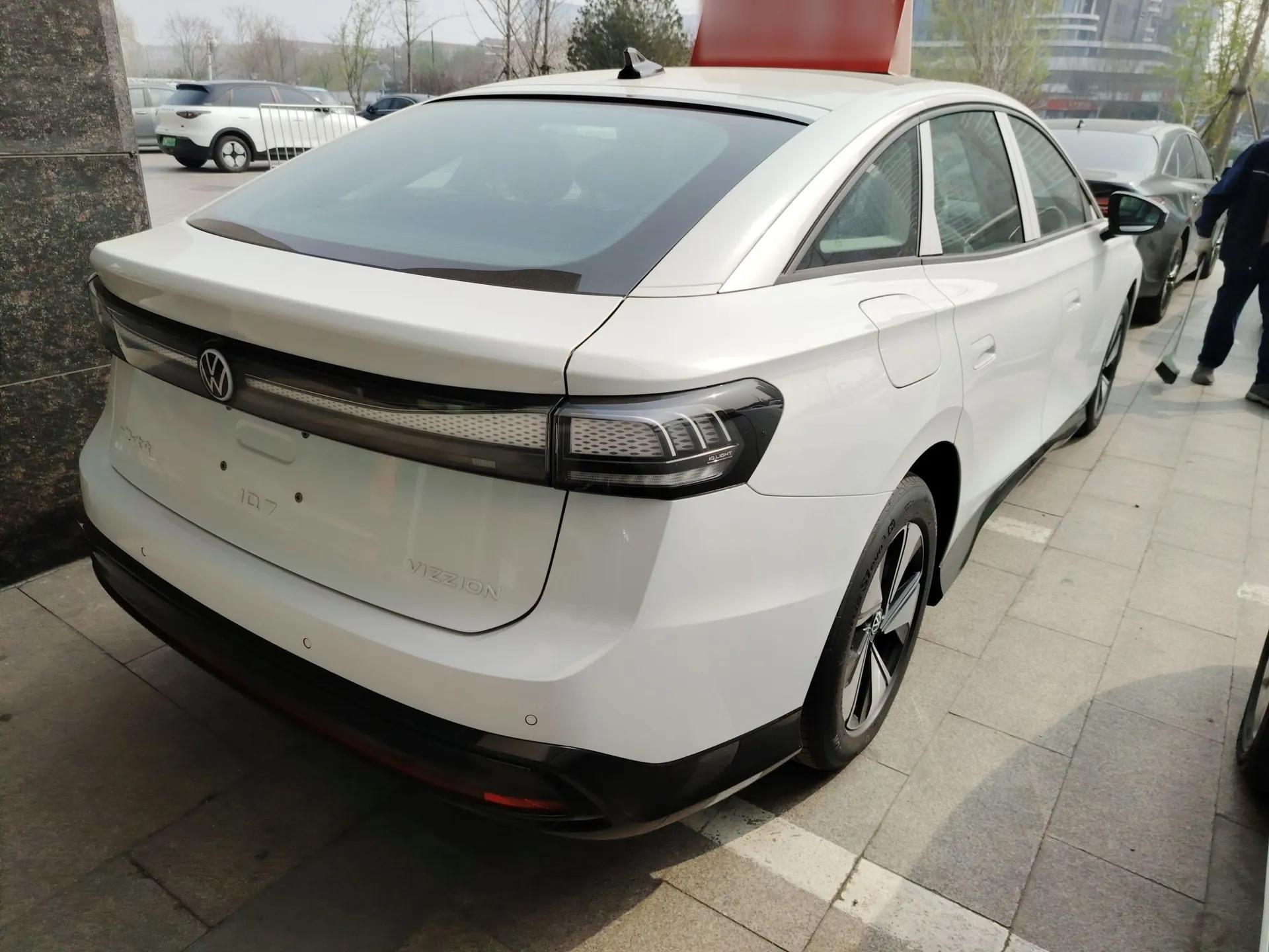 Volkswagen ID.7 VIZZION 2024 AIR model — миниатюра 4