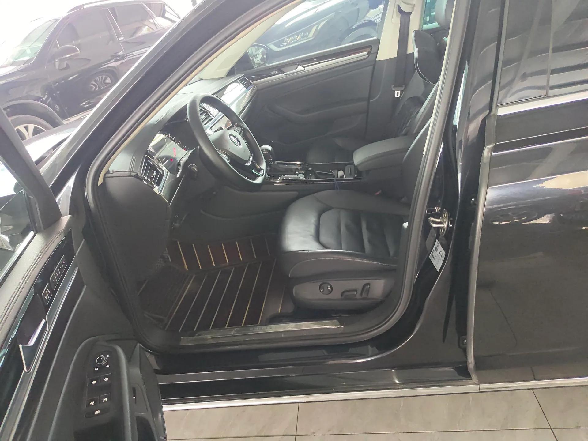 Volkswagen Phideon 2019 380TSI Two-Wheel Drive Business Edition China VI Standard — миниатюра 18