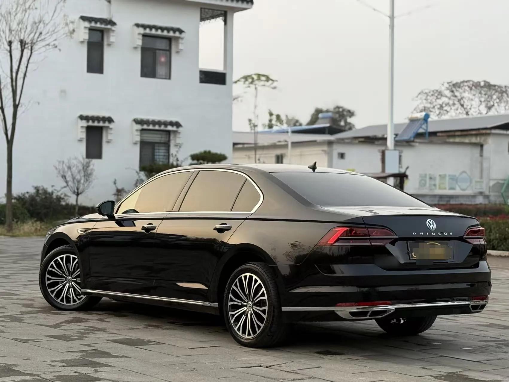Volkswagen Phideon 2018 Revised Version 380TSI Two-Wheel Drive Business Edition — миниатюра 4
